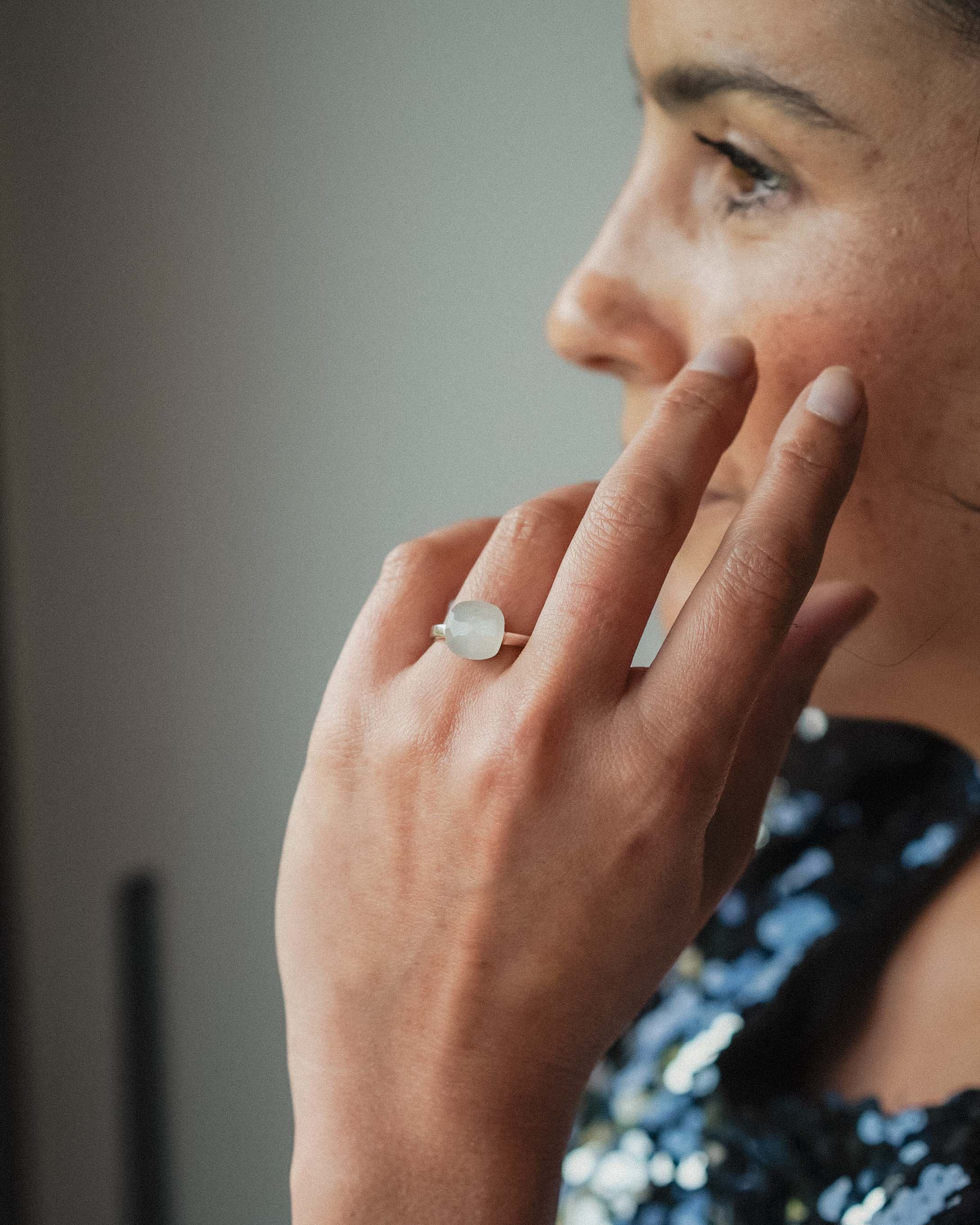 Liora | 14K Witgoud & Maansteen (6ct) Cushion Cut Ring