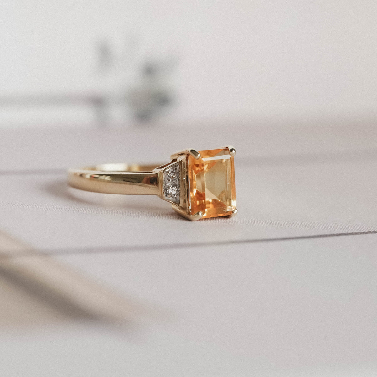 Josefien | Vintage Citrien en Diamant ring - Menina Amsterdam