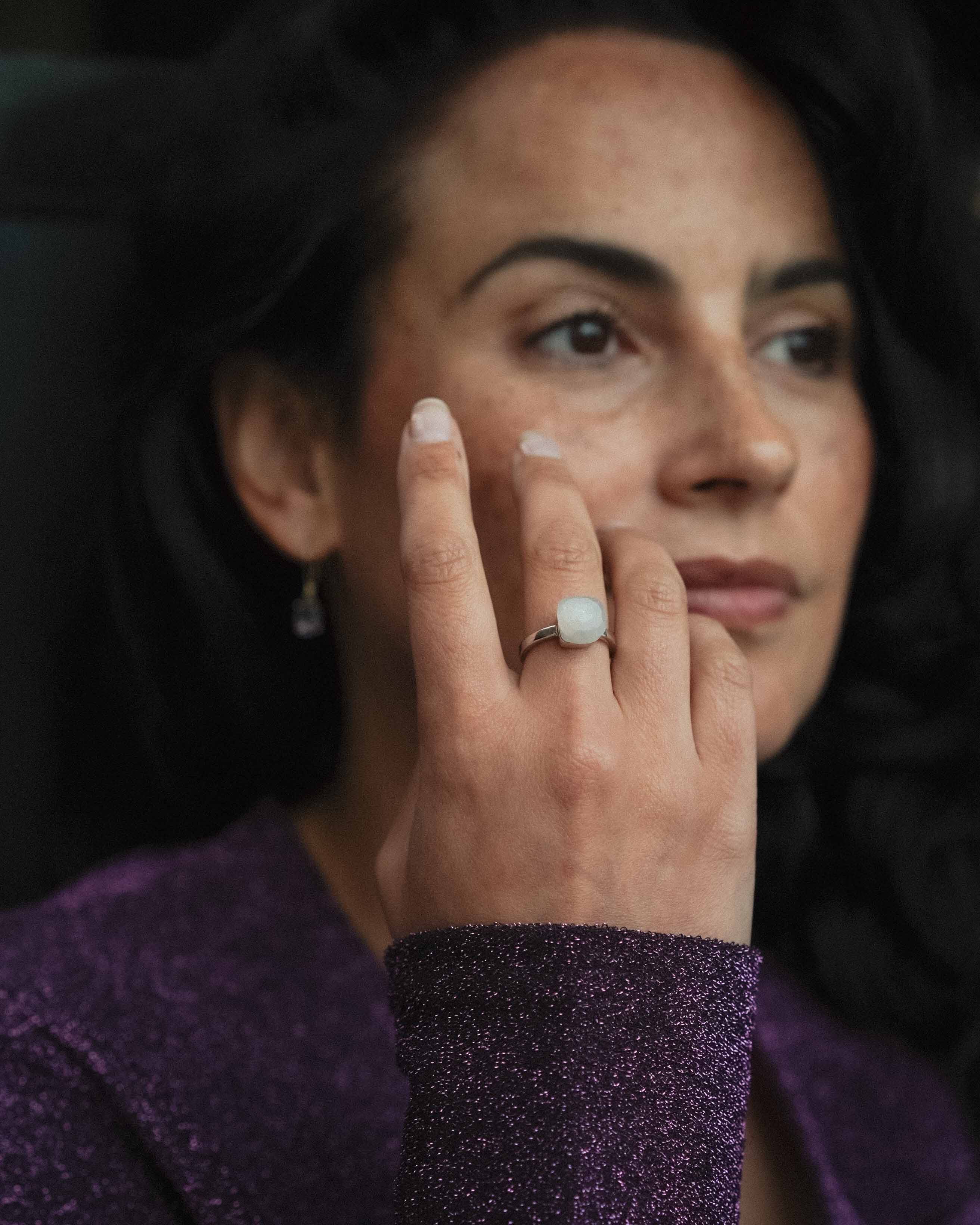 Liora | 14K Witgoud & Maansteen (6ct) Cushion Cut Ring