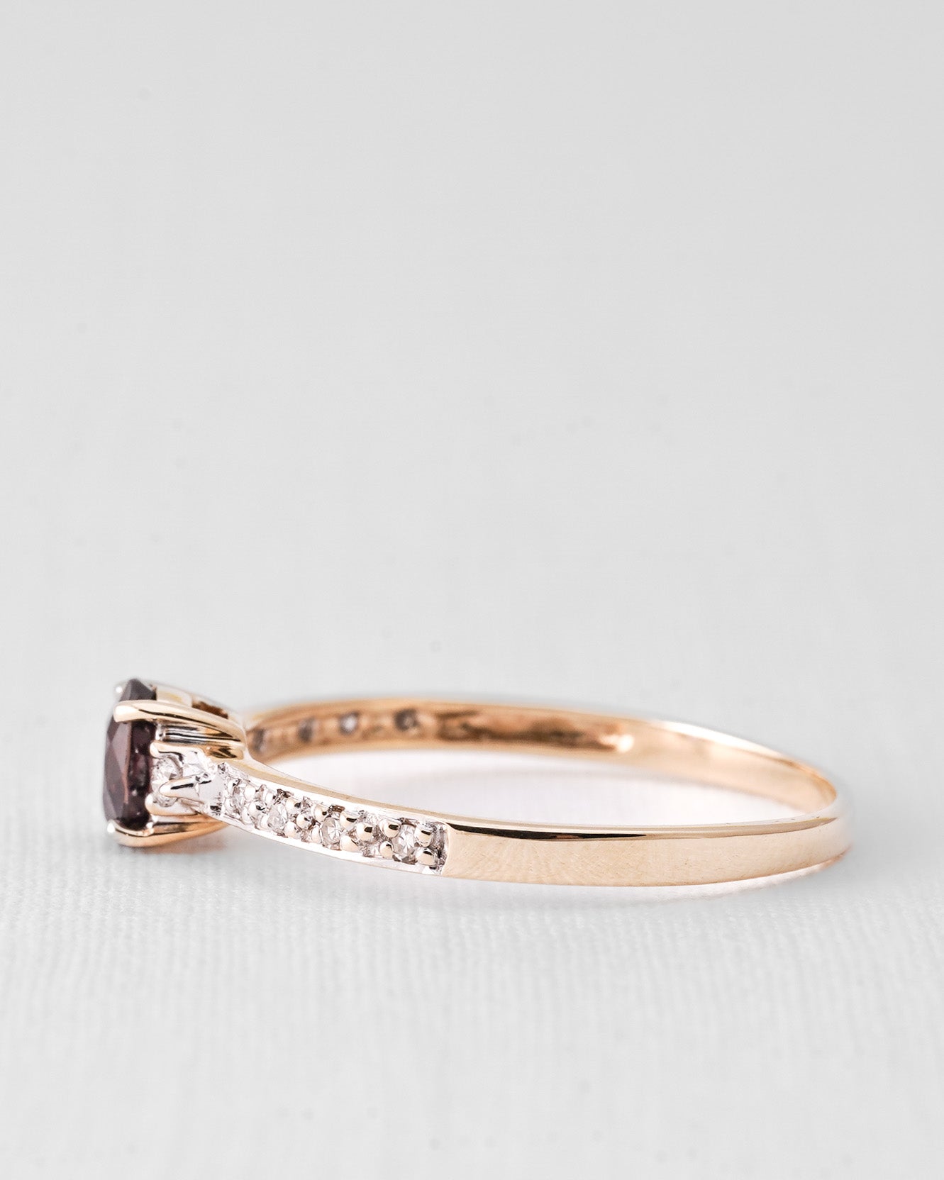 Junia | Vintage Spinel Solitair & Diamant Details Ring