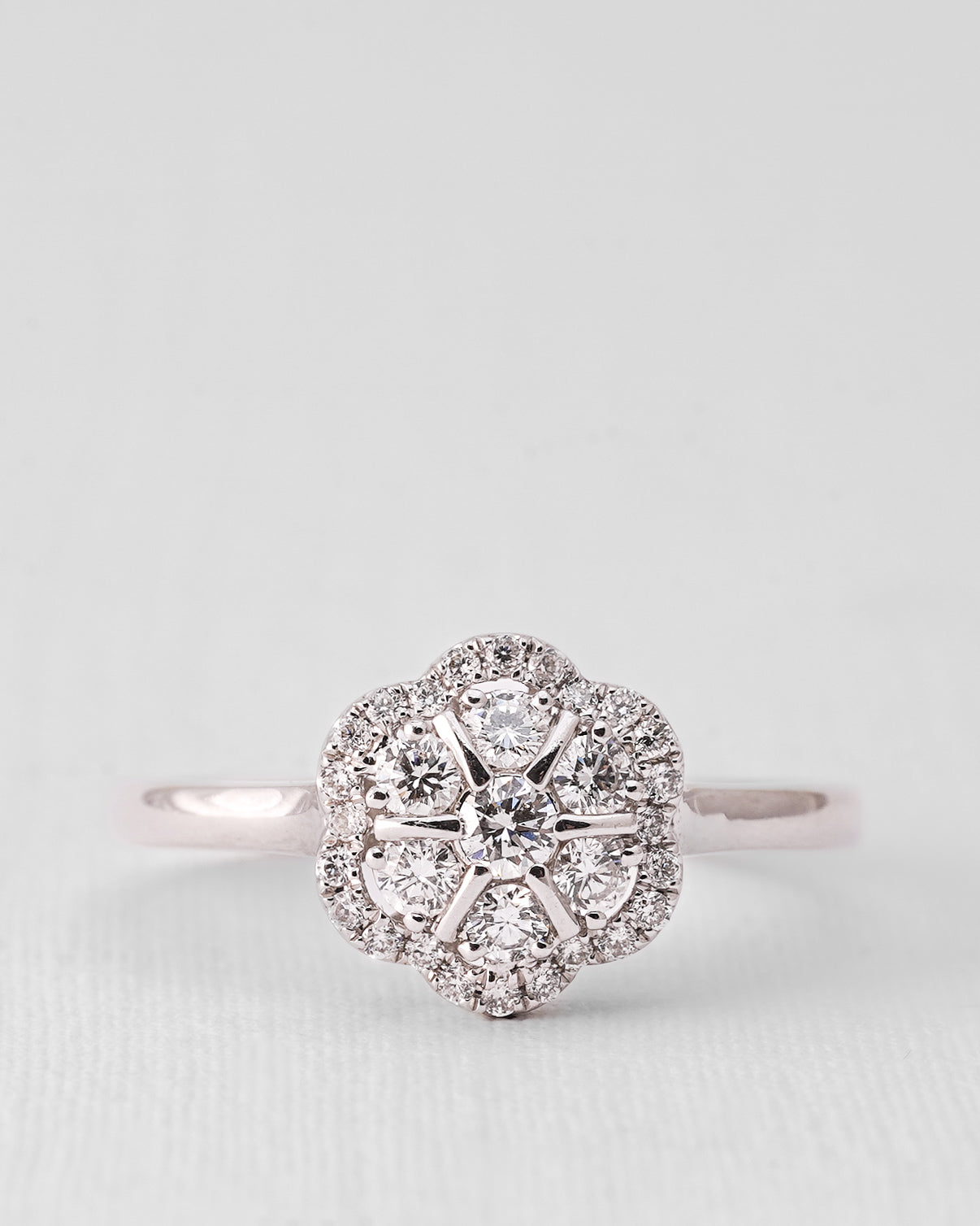 Clarina | 14K Witgoud & Diamant Brilliant (0.2ct) Cut Ring