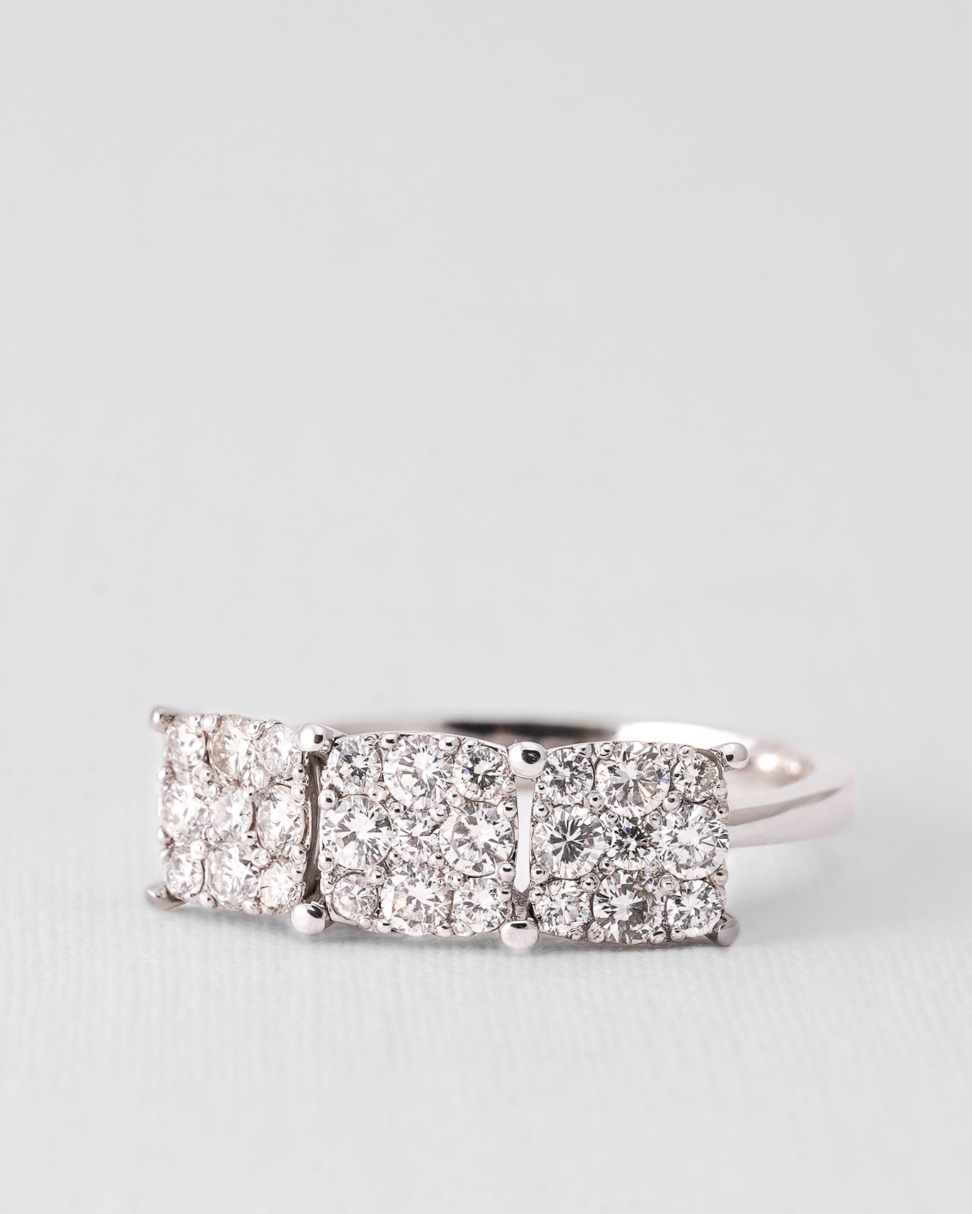 Lydiana | 18K Witgoud & Diamant (0.75ct) Brilliant Cut Ring