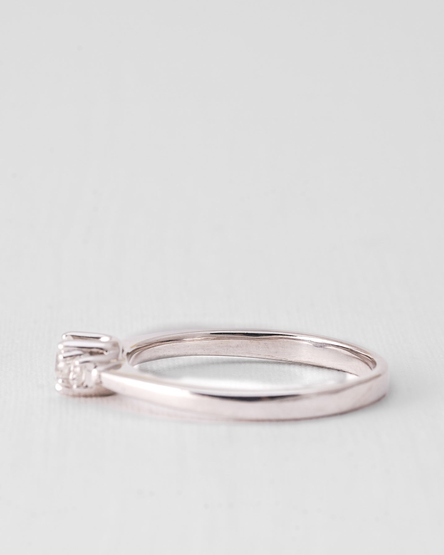 Nivara | 14K Witgoud & Diamant (0.32ct) Brilliant Cut Ring