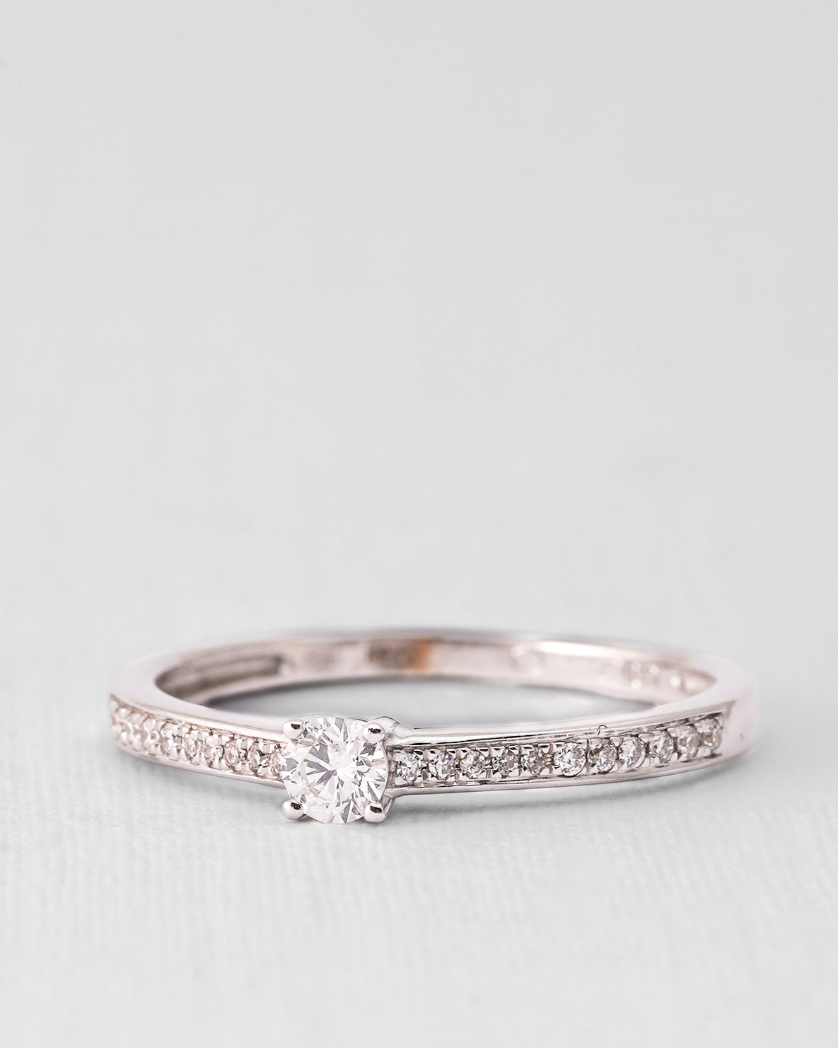 Cassia | 14K Witgoud & Diamant (0.31ct) Brilliant Cut Ring