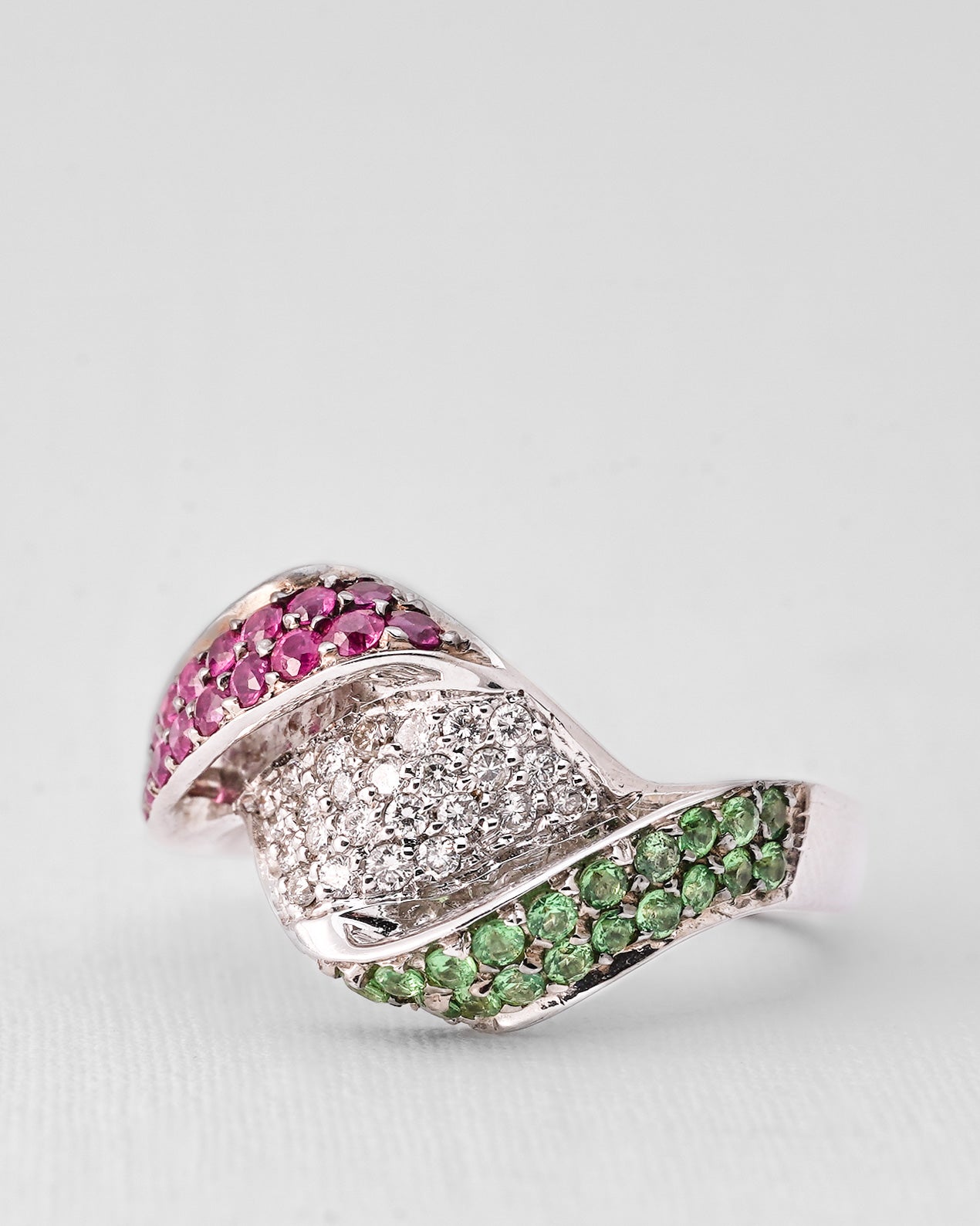 Marinne | 18K Witgoud & Robijn & Tsavoriet Cut, Diamant Brilliant Cut Ring