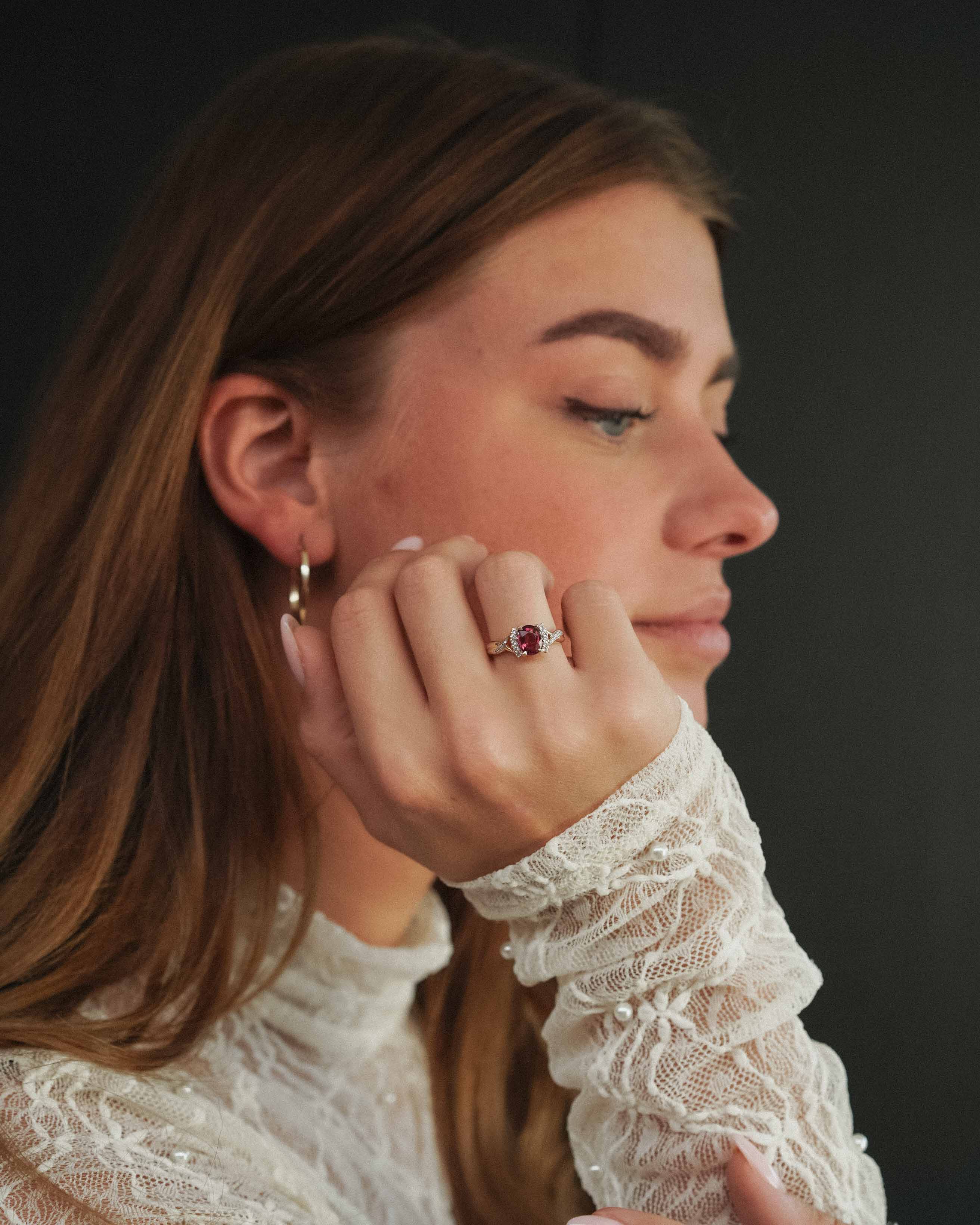 Evelina | Vintage Toermalijn & Witte Saffier Driesteen Ring