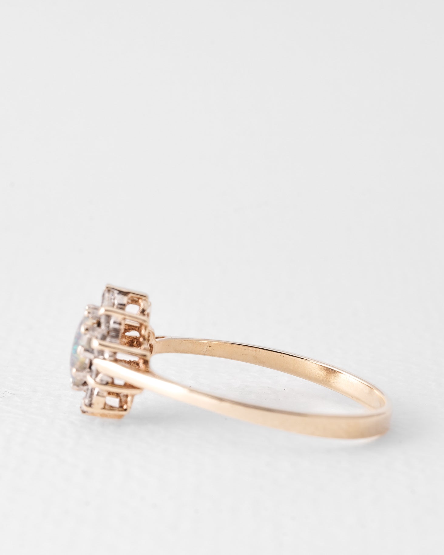 Tila | Vintage Blauwe Opaal & Witte Saffier Cluster Ring