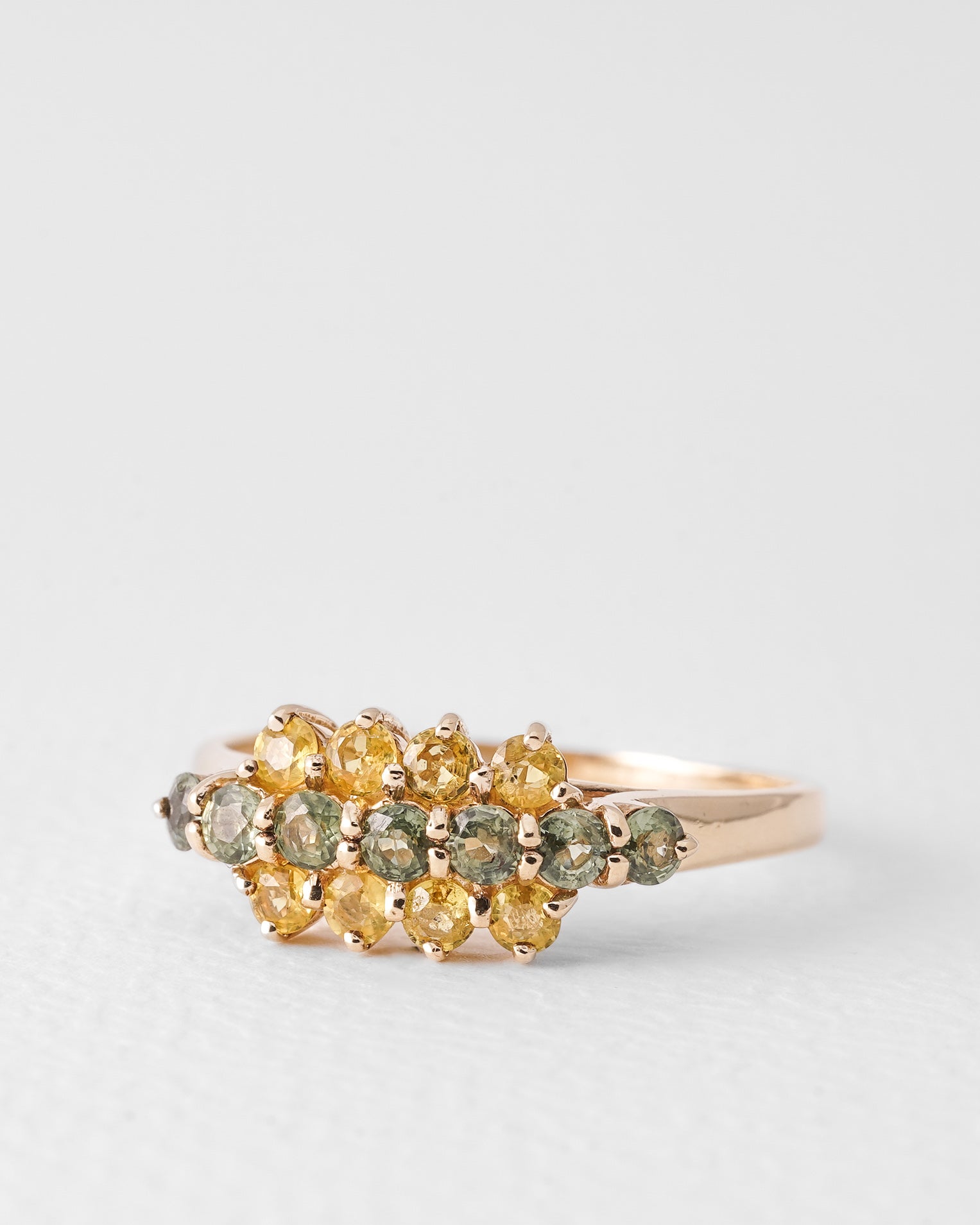 Tami | Vintage Geel & Groene Saffier Cluster Ring