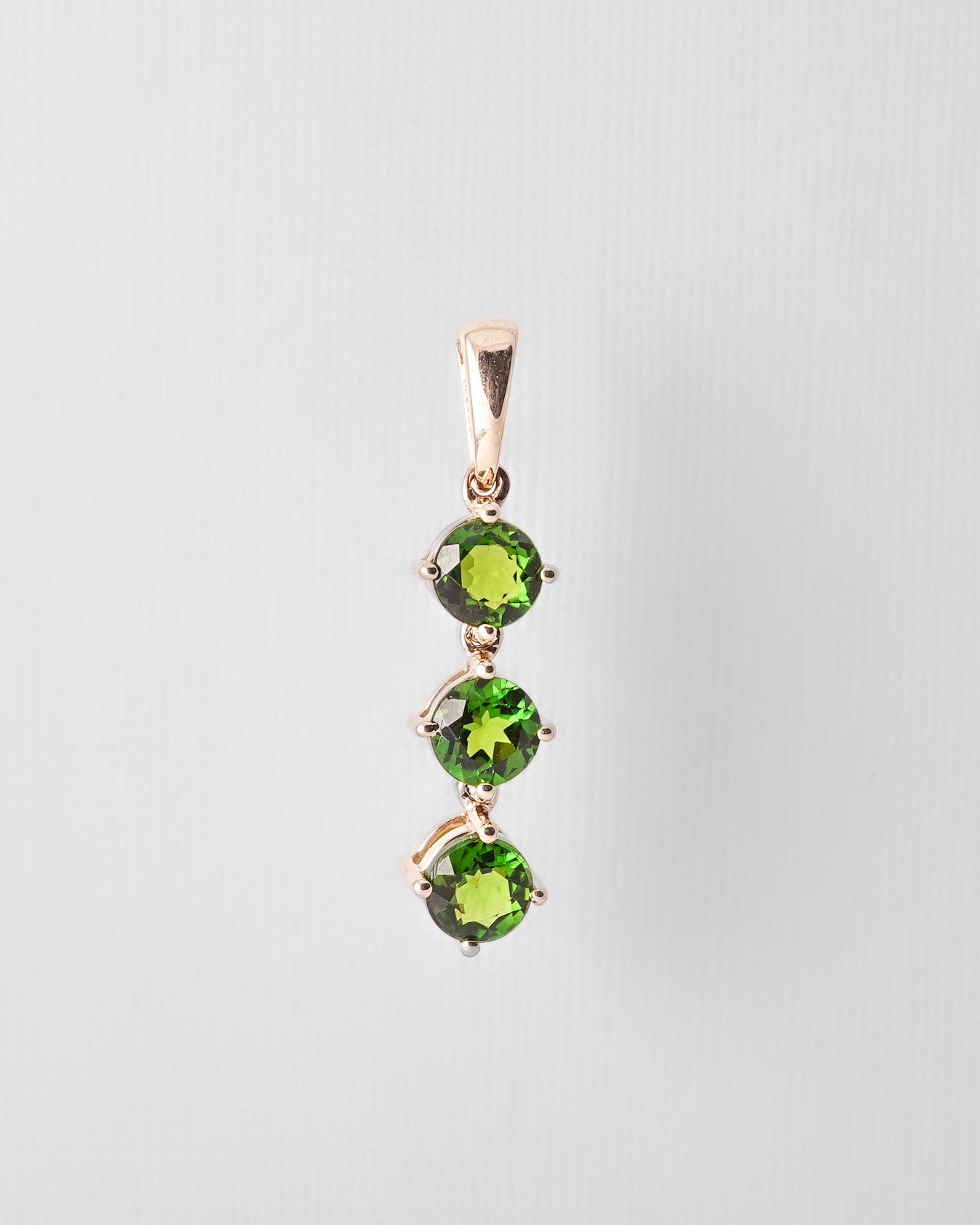Ela | Vintage Diopside Hanger
