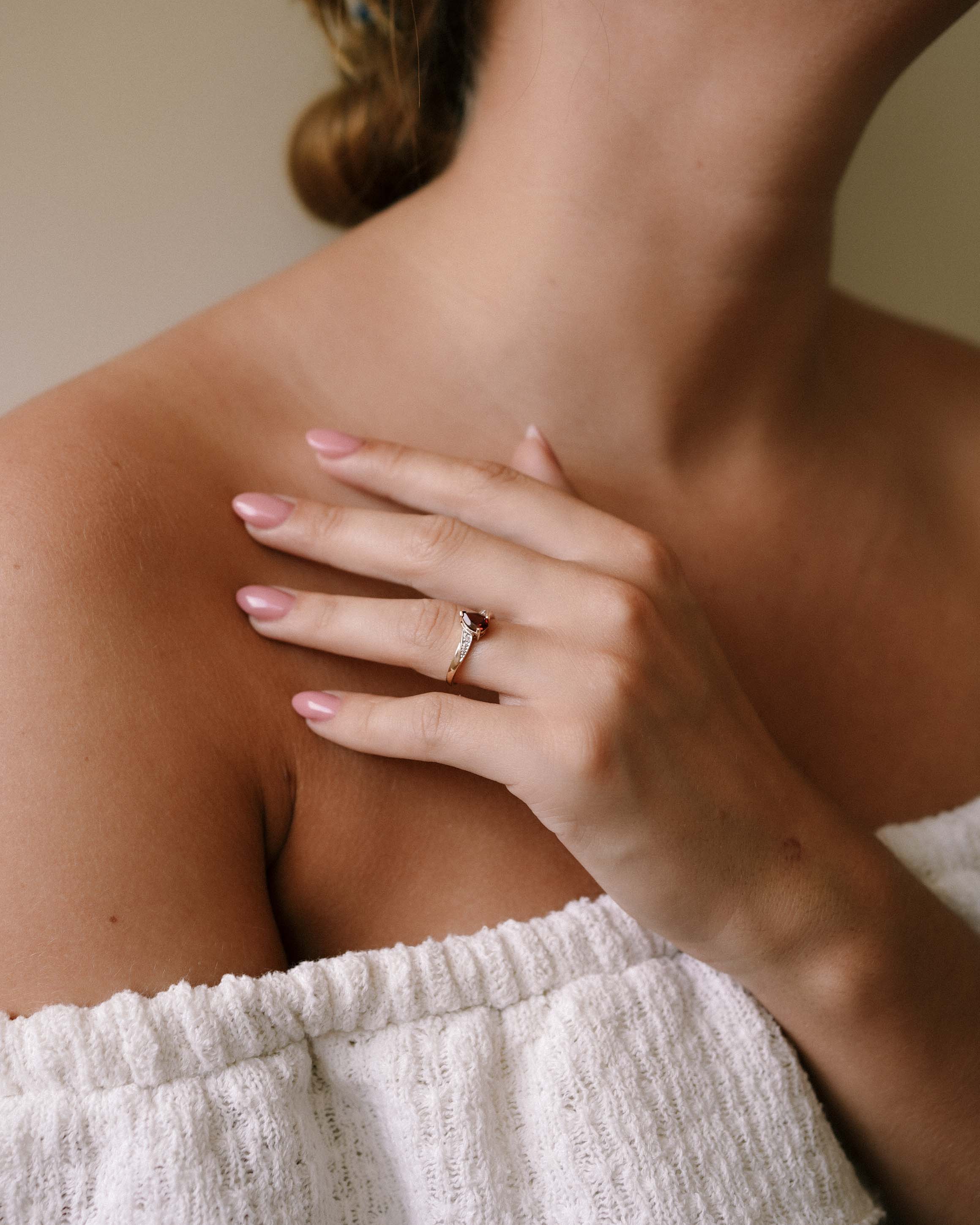 Zina | Vintage Granaat & Diamant Ring