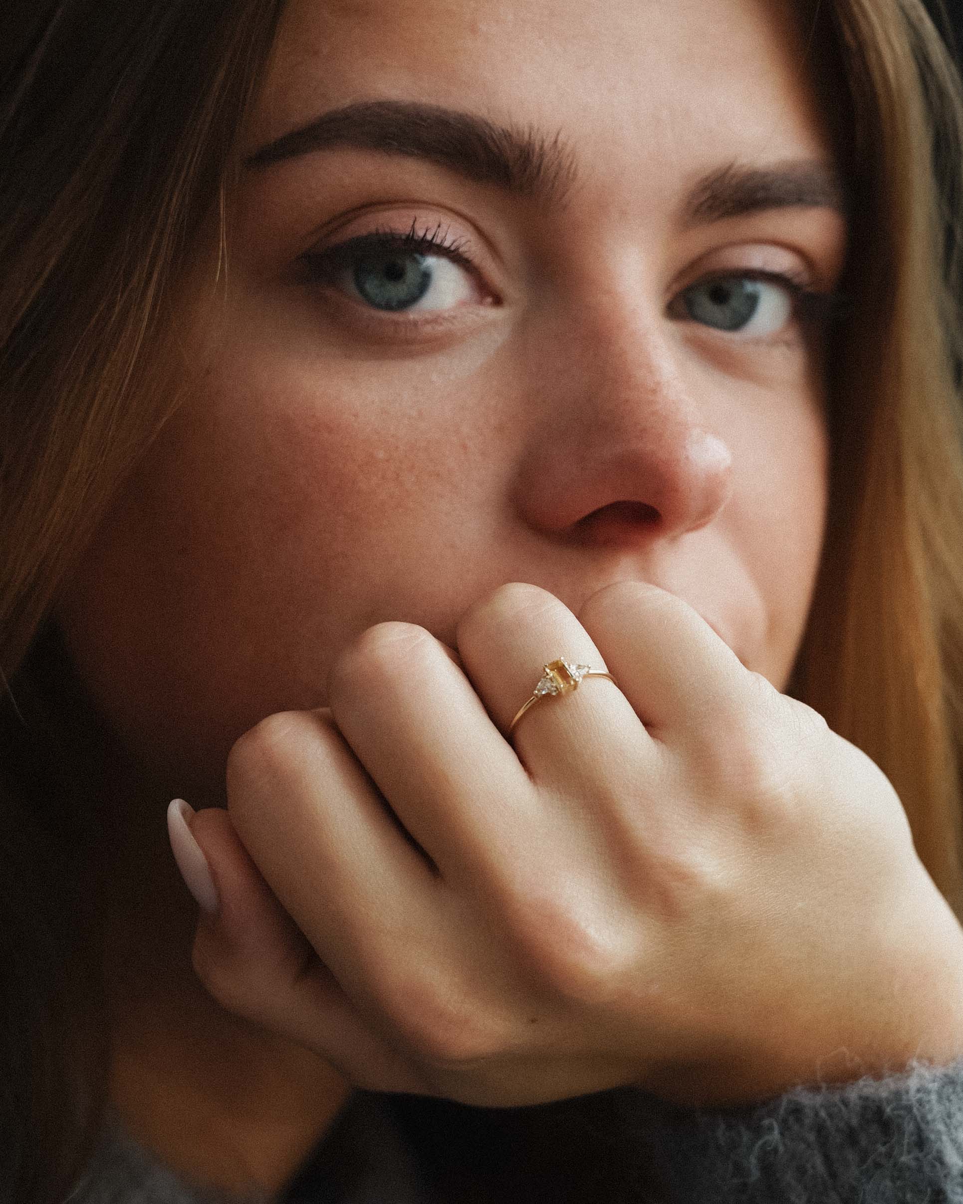 Solenne | 14K Citrien Solitair & Witte Saffier Details Ring