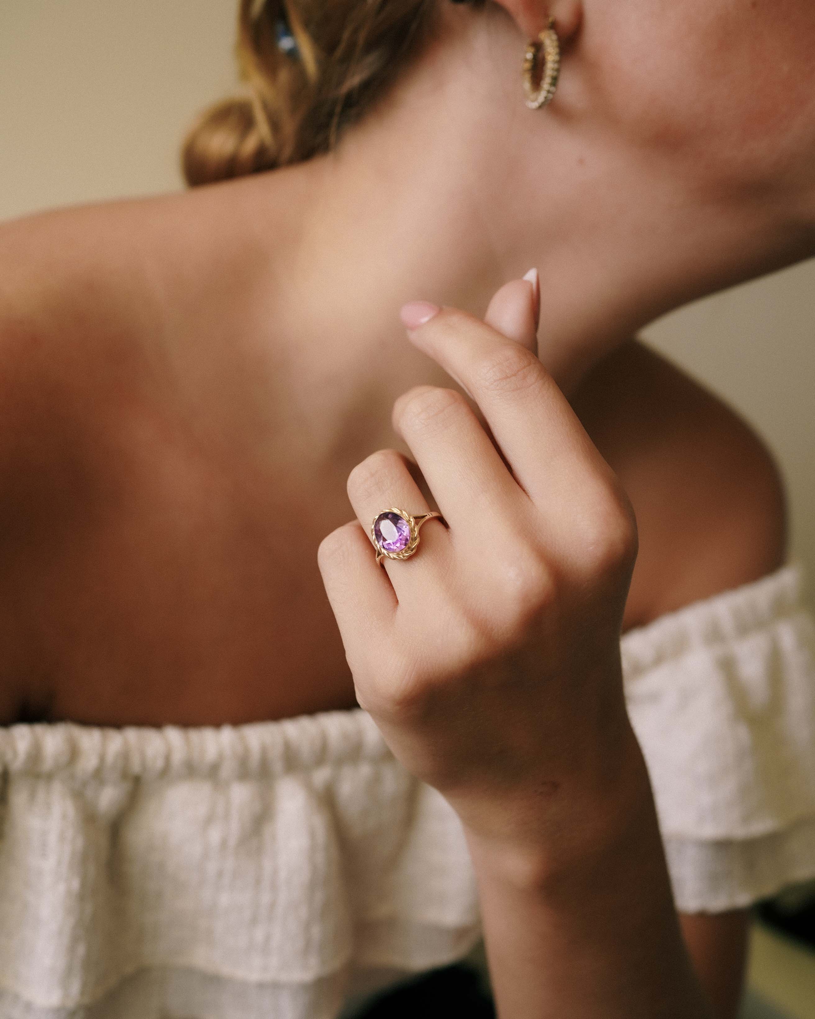Vikkie | Vintage Amethist Solitaire