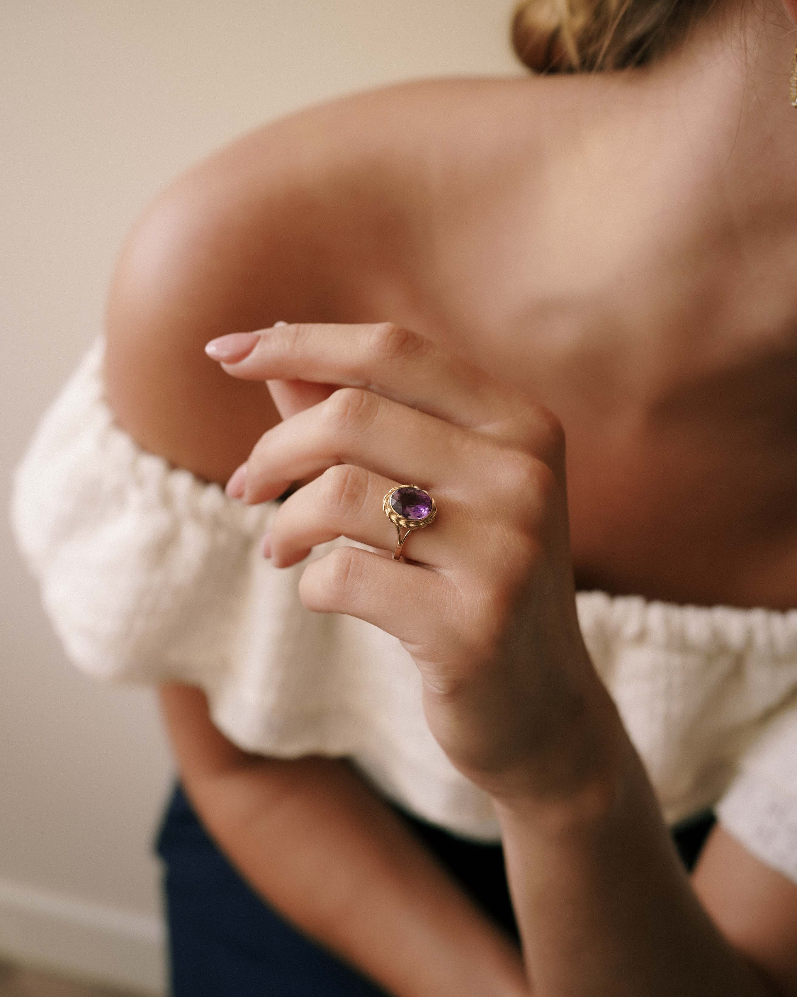 Vikkie | Vintage Amethist Solitaire
