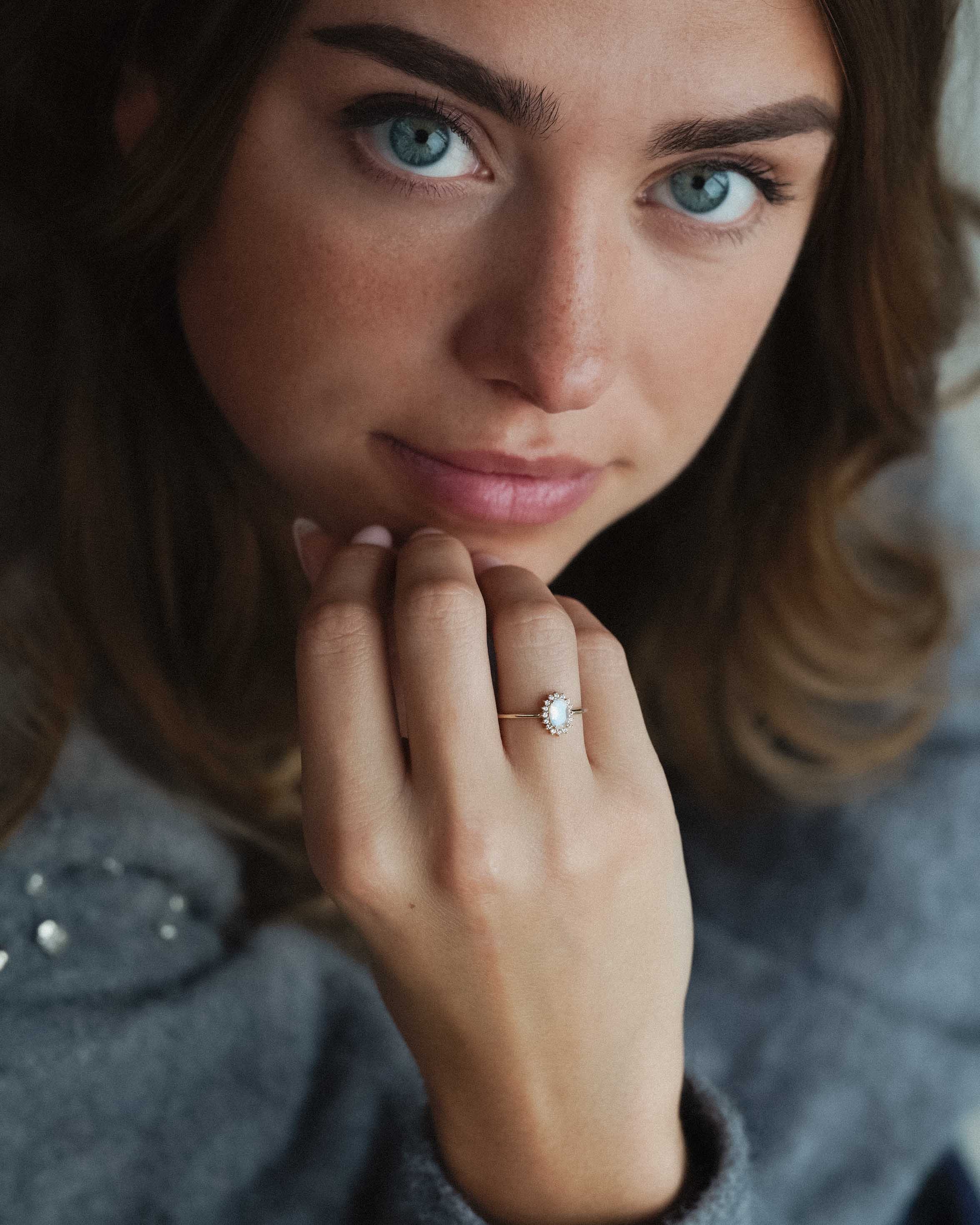 Hanna | 14K Blauwe Maansteen & Witte Saffier Cluster Ring