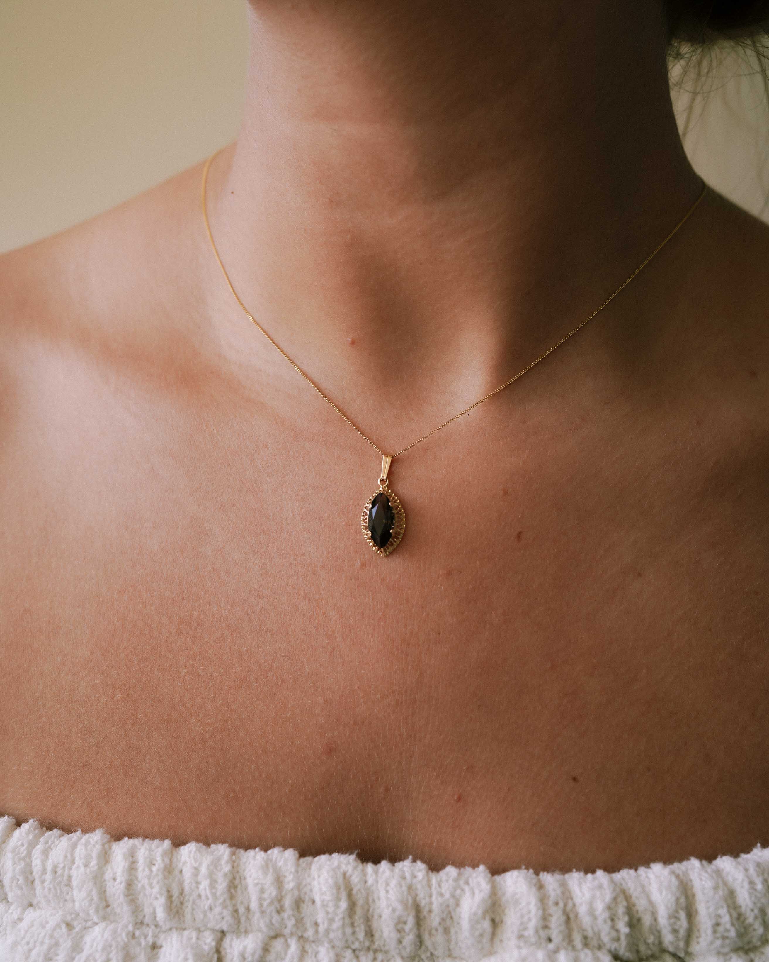 Zeni | Vintage Smokey Kwarts Hanger