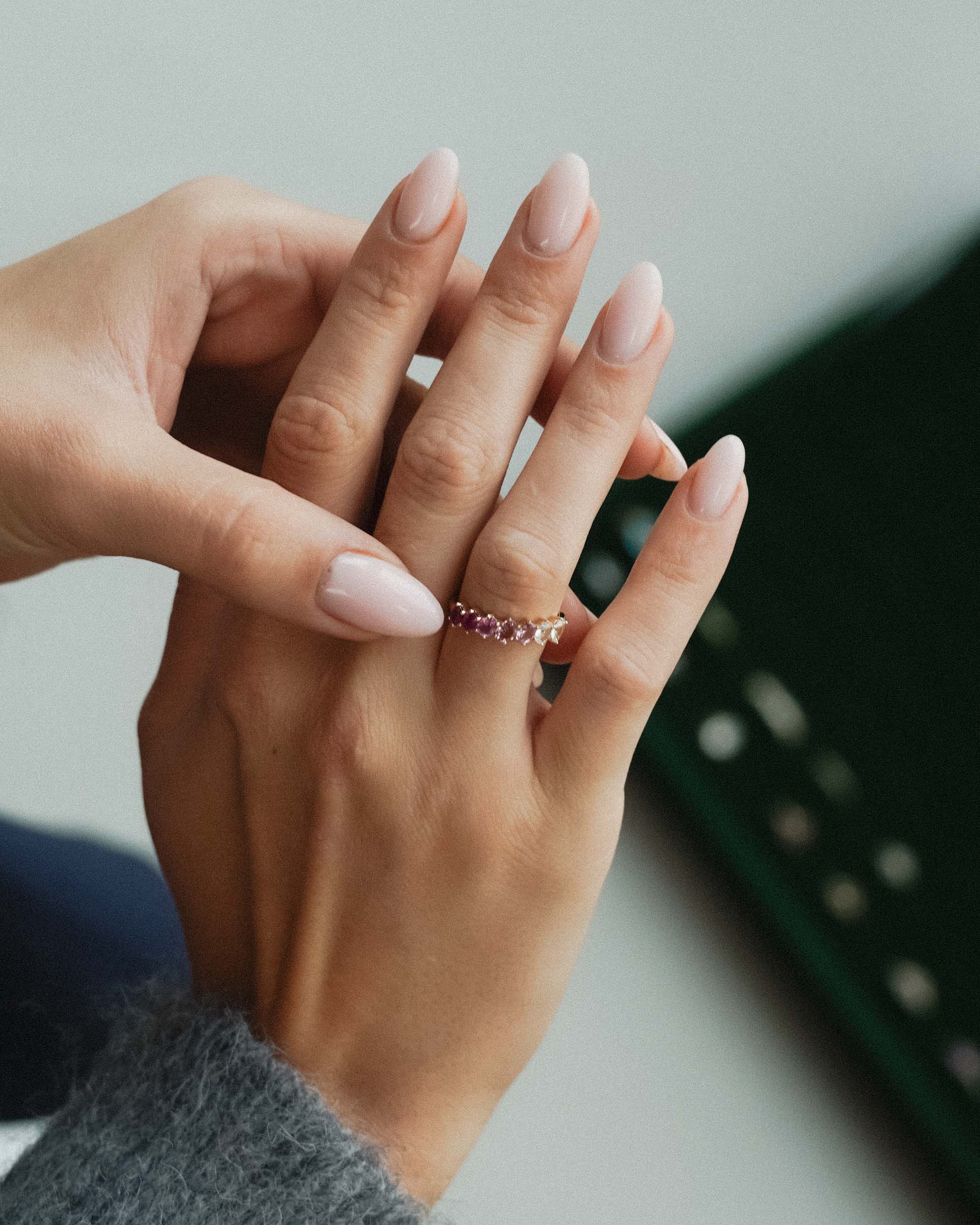 Elowen | 14K Toermalijn, Roze Saffier & Witte Saffier Half Eternity Ring