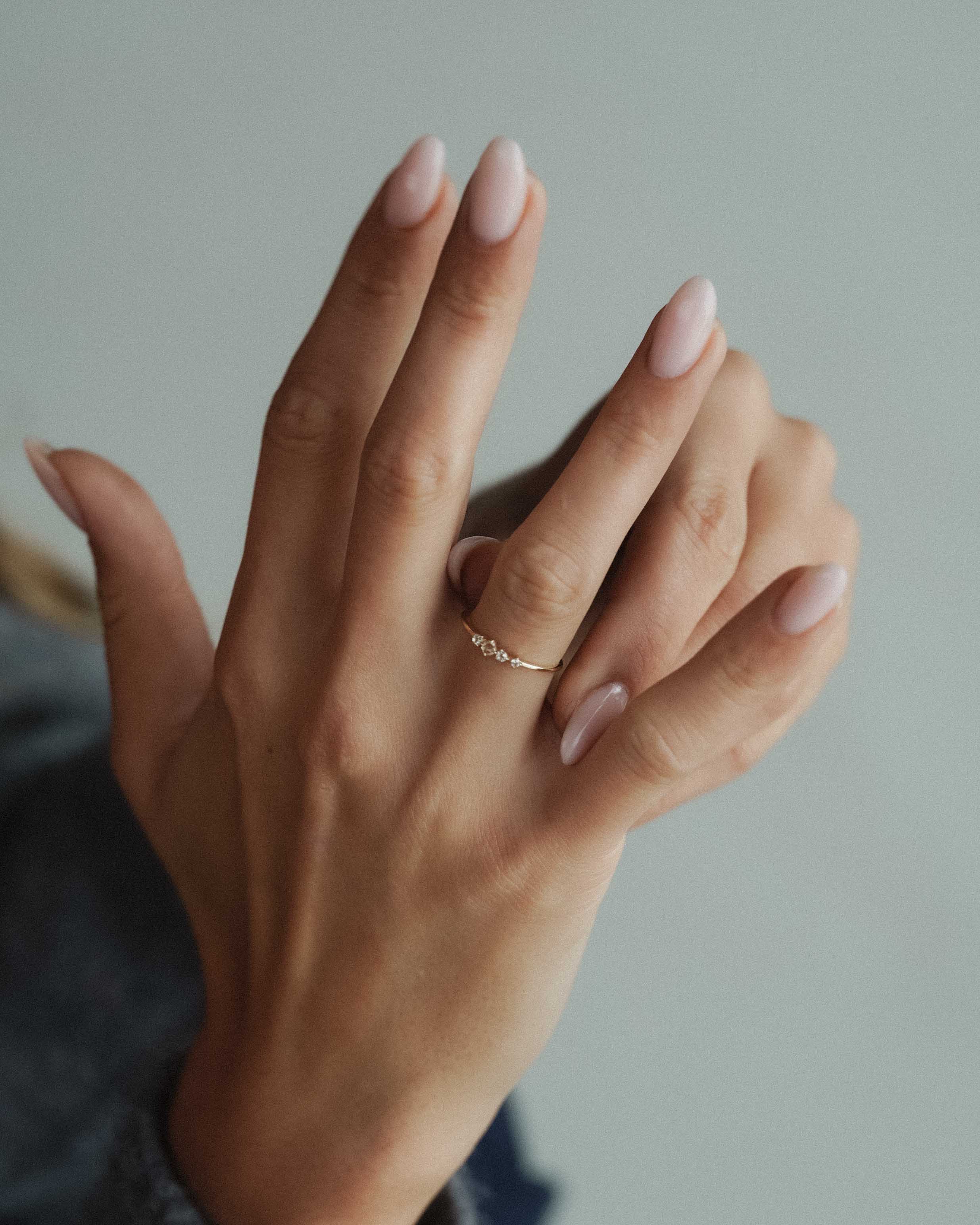 Maelis | 14K Maansteen Solitair Pear Cut Ring - Menina Amsterdam