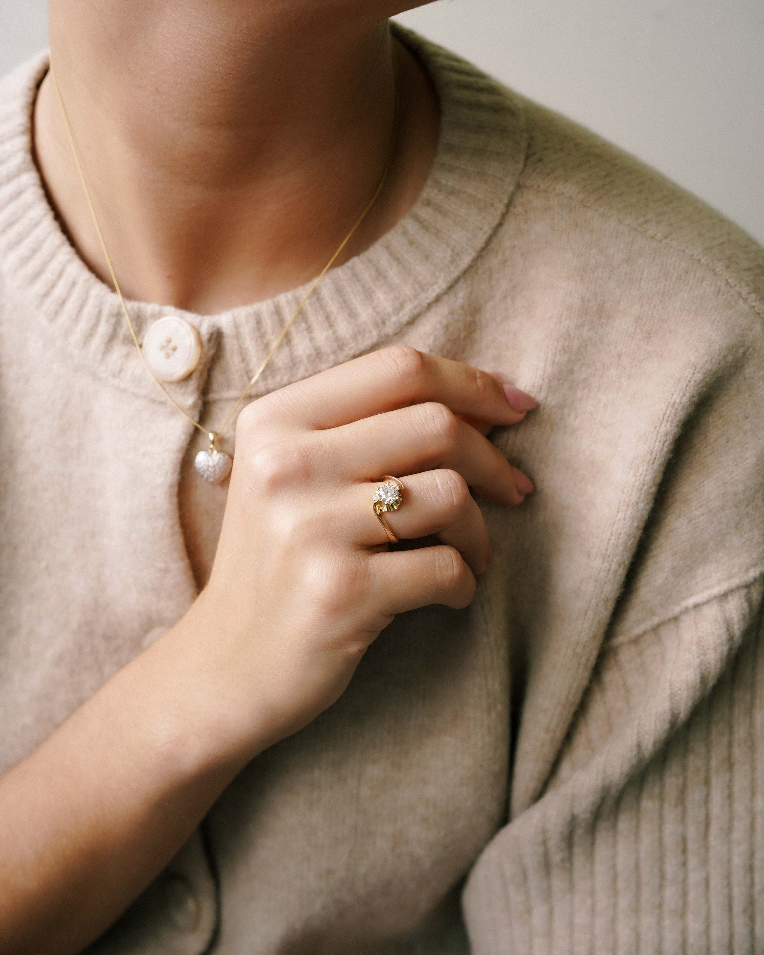 Genevieve | 14K Yellow Gold Brilliant (0.8ct) Solitair Twist Ring