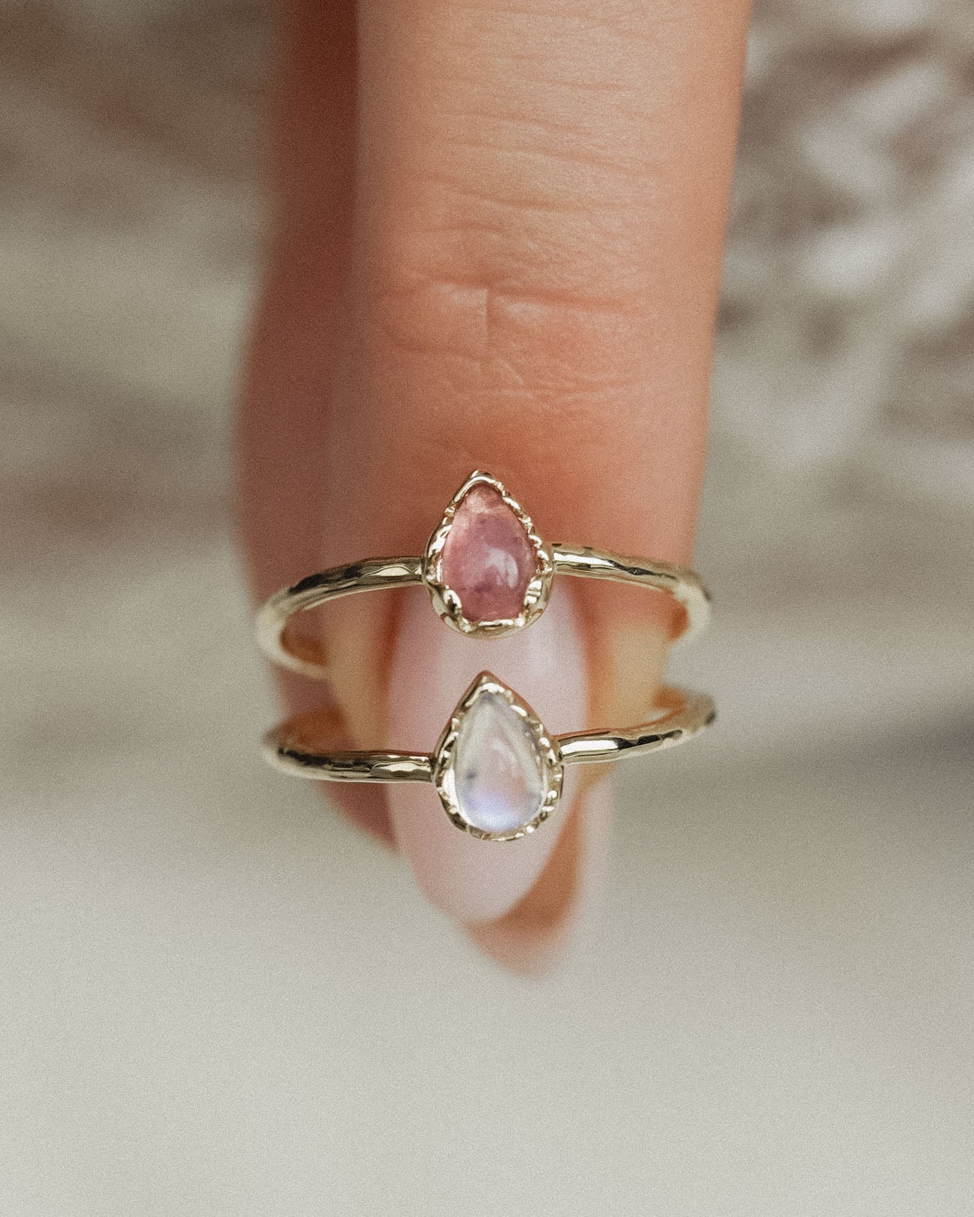 Lysandra | 14K Toermalijn Solitair Pear Cut Ring - Menina Amsterdam