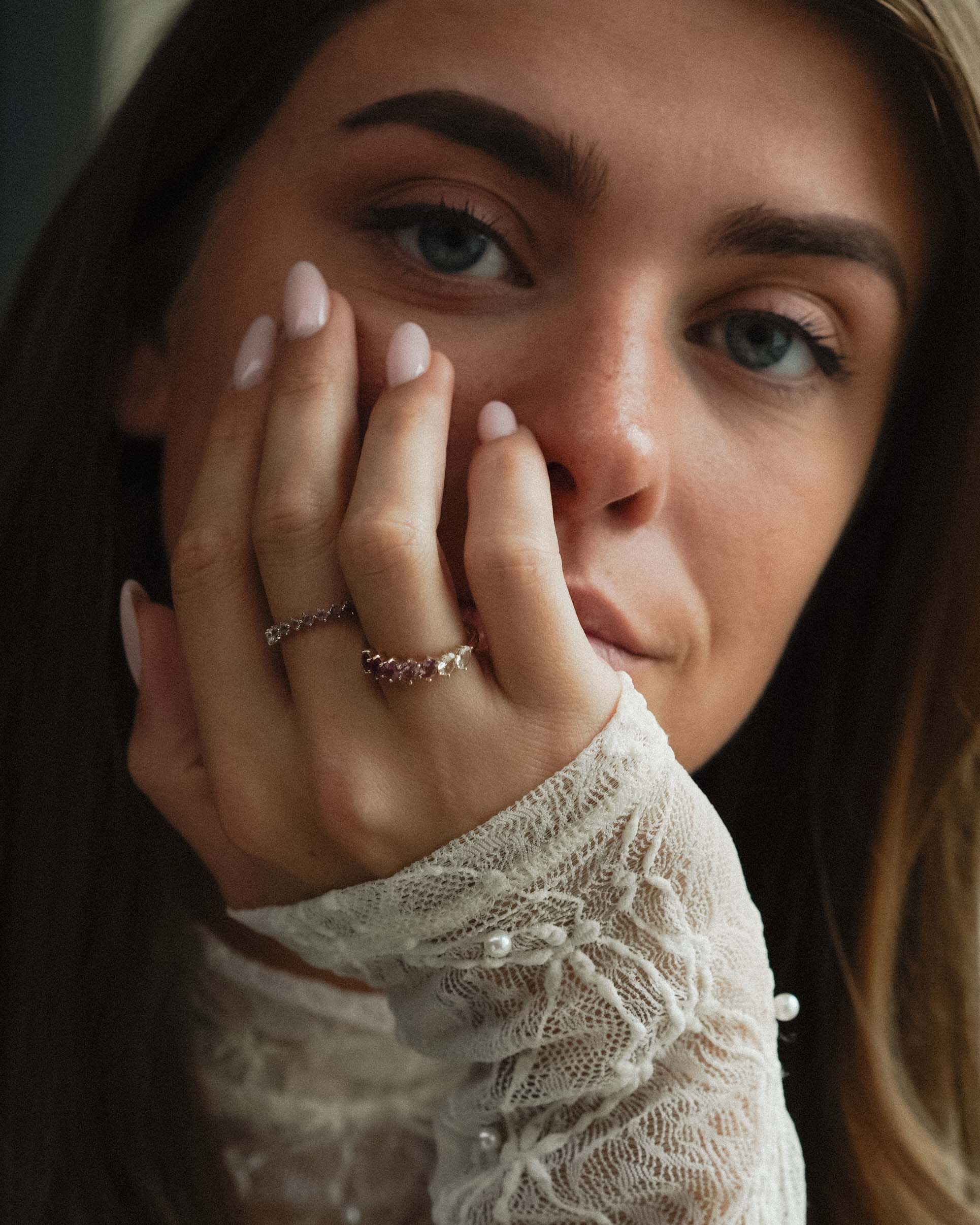 Vionne | 14K Amethist, Cordieriet & Witte Saffier Pavé Ring