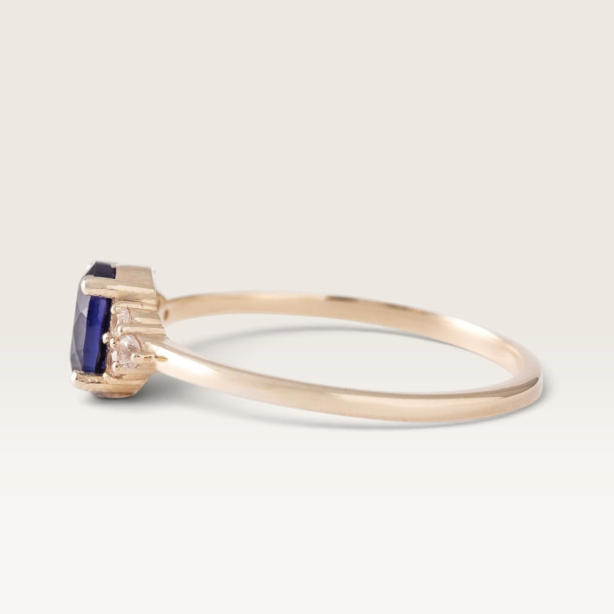 Ella | Saffier Solitaire & Diamant Ring - Menina Amsterdam