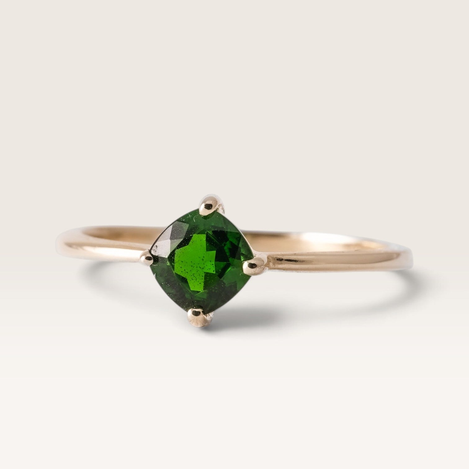 Maelys | Vintage Diopsiet Solitaire Ring - Menina Amsterdam