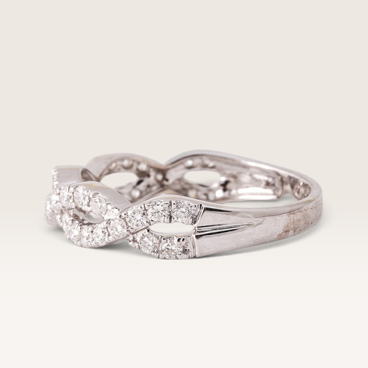 Mira | 14K Diamond Solitaire Ring - Menina Amsterdam