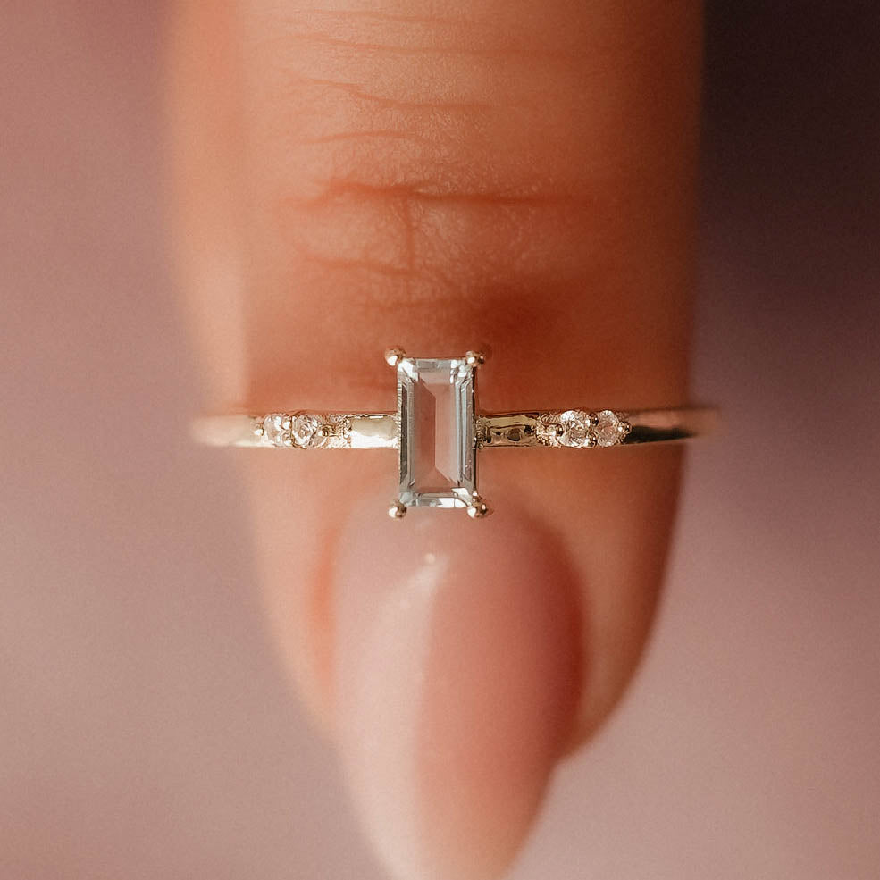 Nova | Aquamarijn Baguette & Diamant Ring - Menina Amsterdam