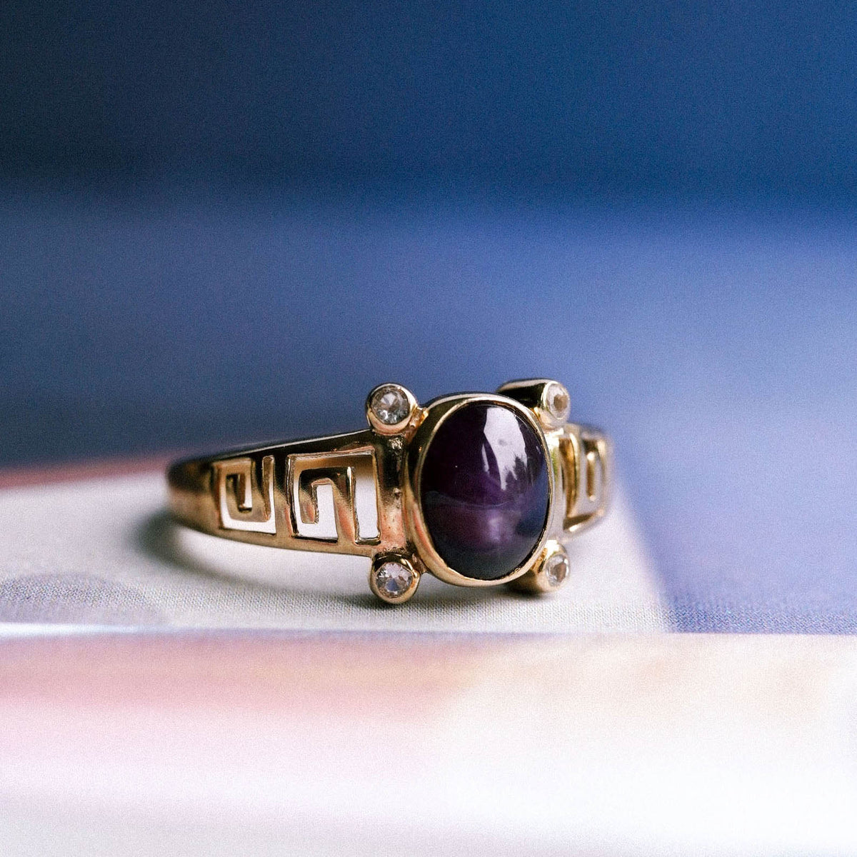 Corinna | Vintage Sterrobijn & Topaas Solitaire Ring - Menina Amsterdam