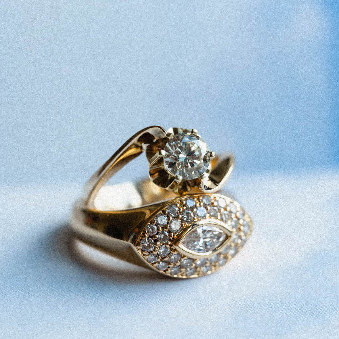 Genevieve | 14K Diamant Solitair Twist Ring - Menina Amsterdam