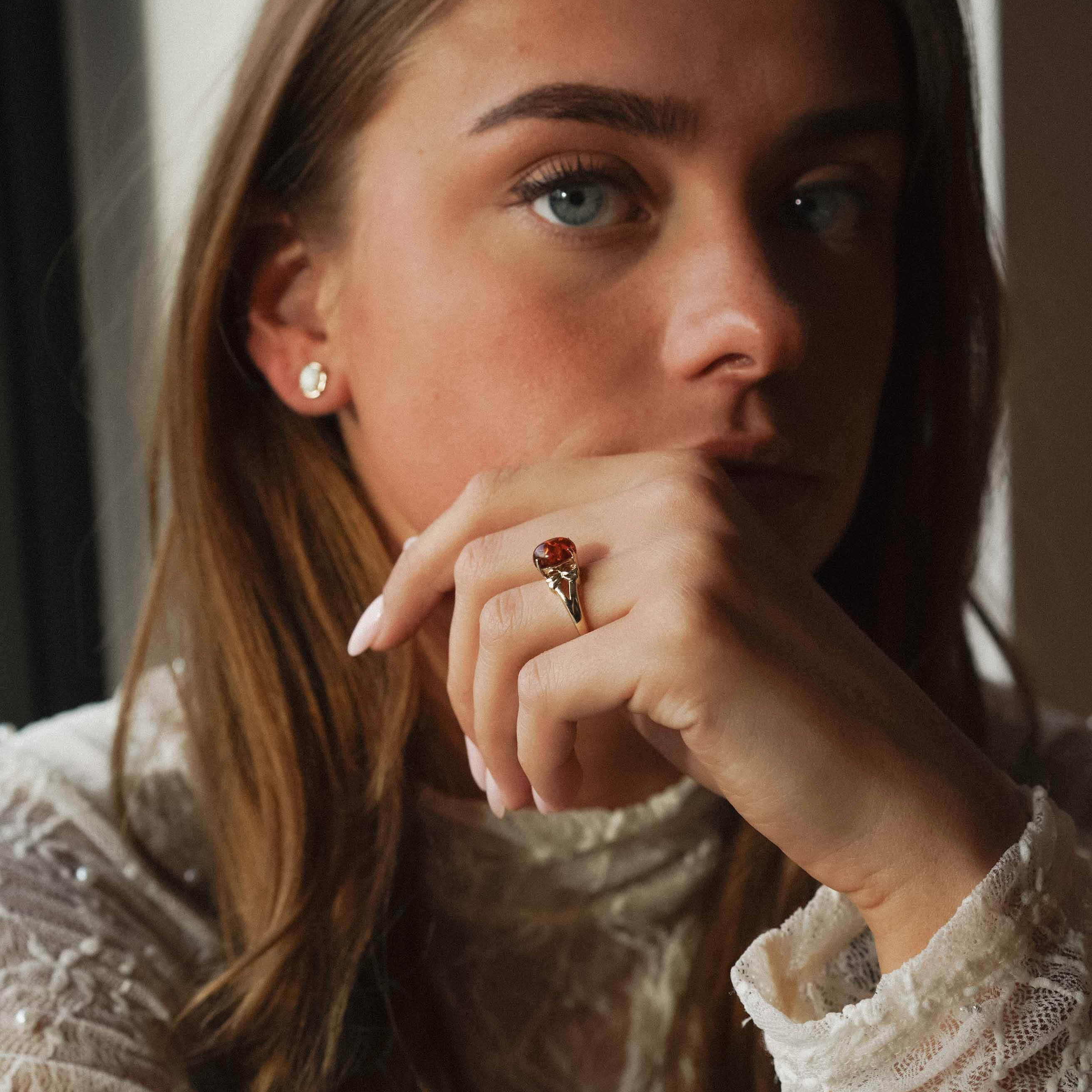 Verina | Vintage Amber Solitaire Ring - Menina Amsterdam