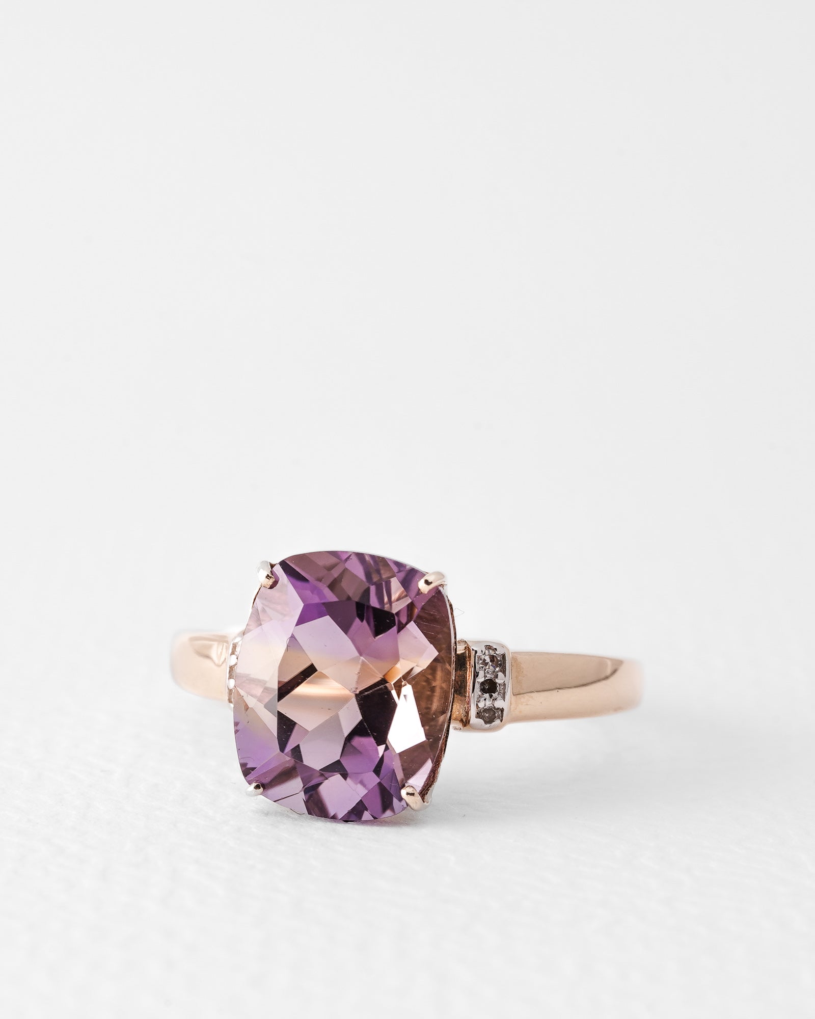 Talia | Vintage Amethyst Solitaire & Diamond Details