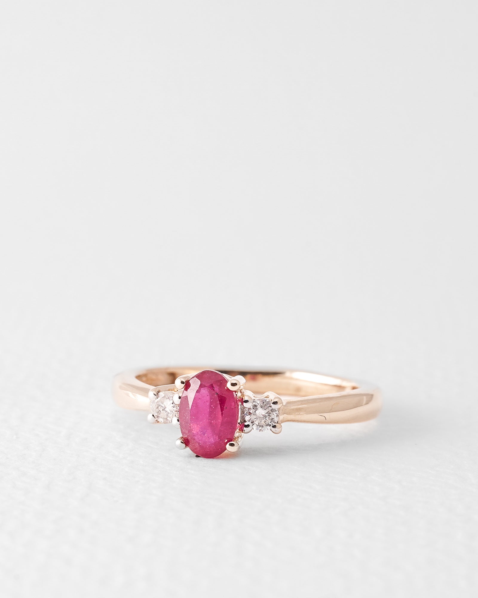 Lenie | Vintage Ruby Solitaire & Diamond Details