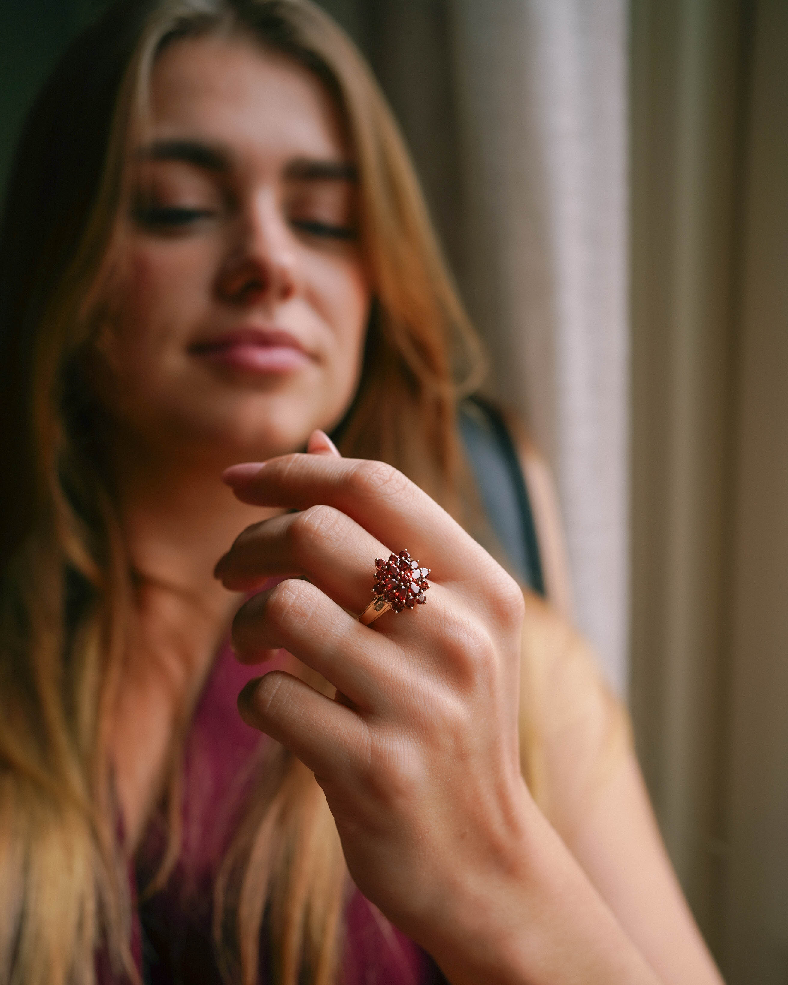 Elara | Vintage Granaat & Diamant Cluster Ring