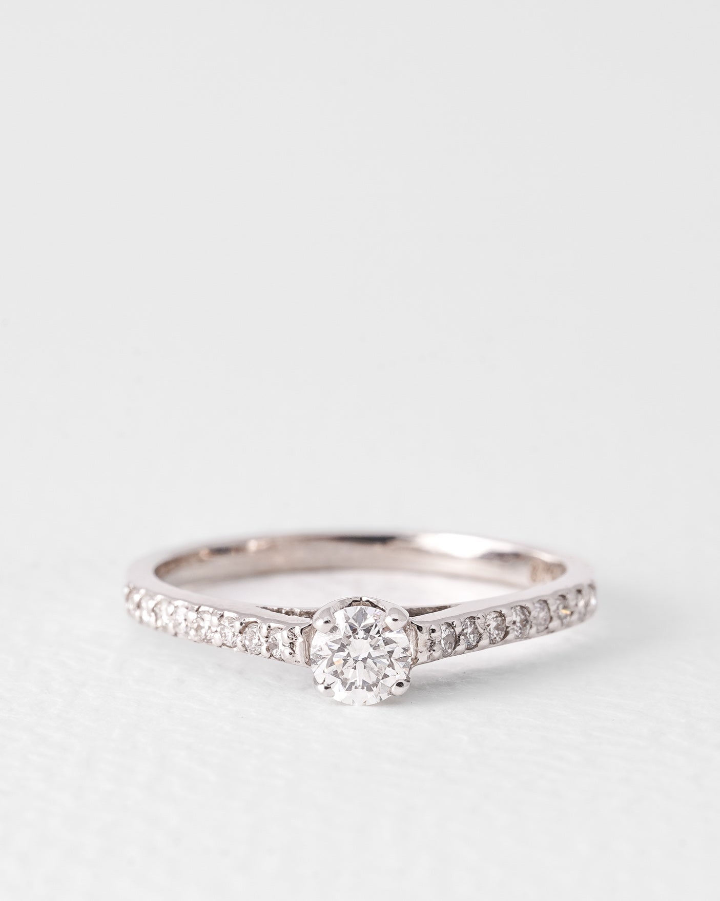 Lolita | 14K White Gold Brilliant (0.4ct) Dress Ring