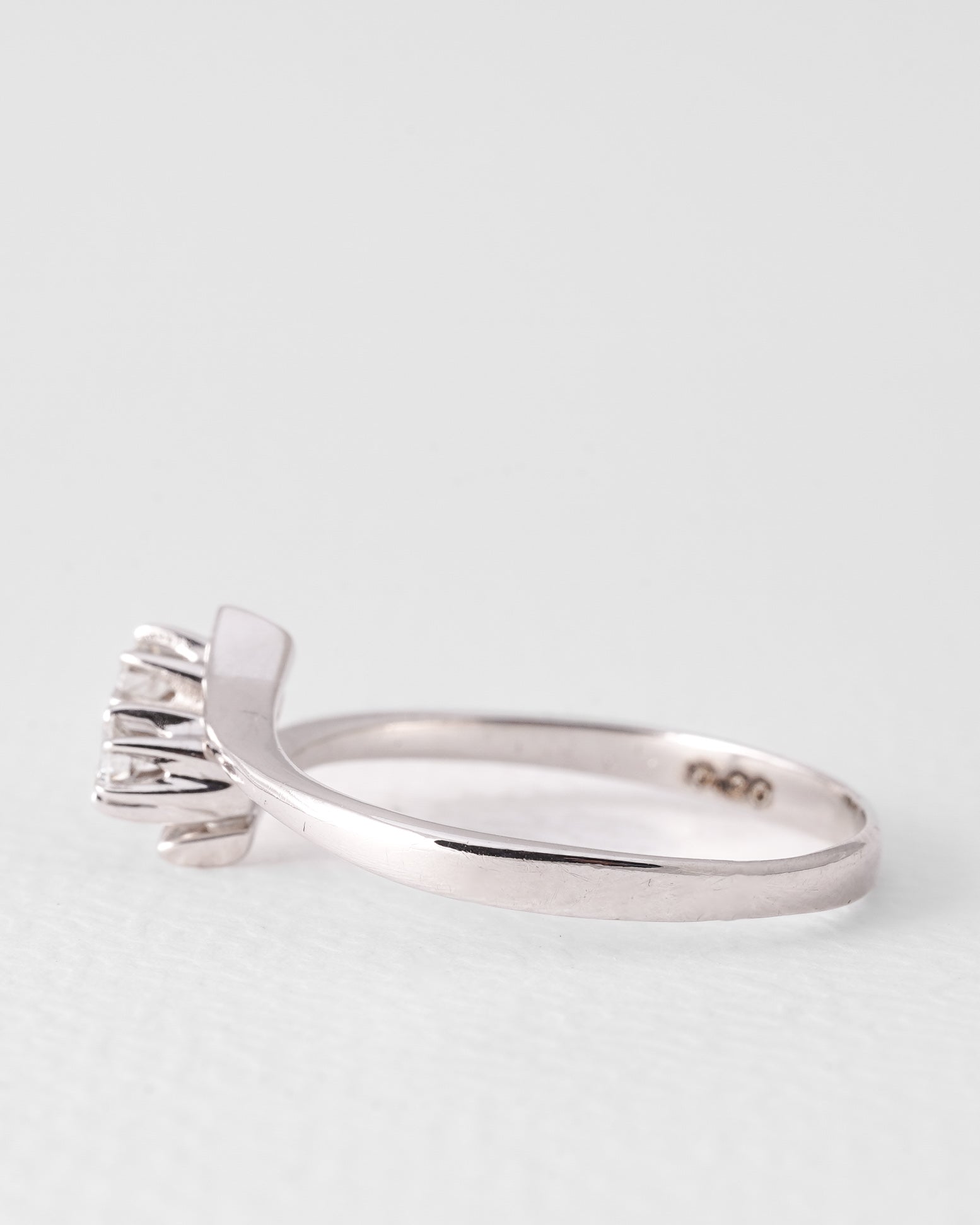 Maria | 14K White Gold Brilliant (0.2ct) Dress Ring