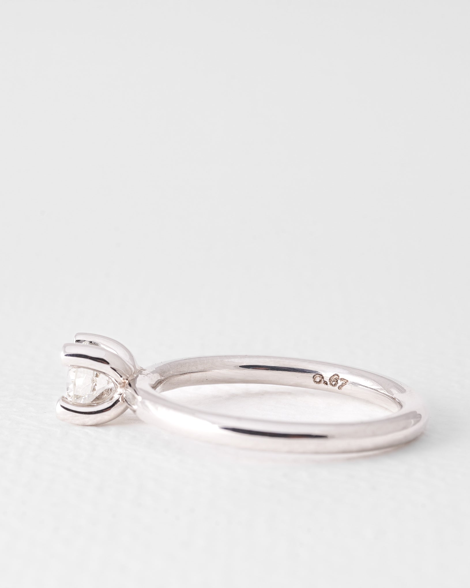Elvira | 14K White Gold Brilliant (0.67ct) Solitaire Ring