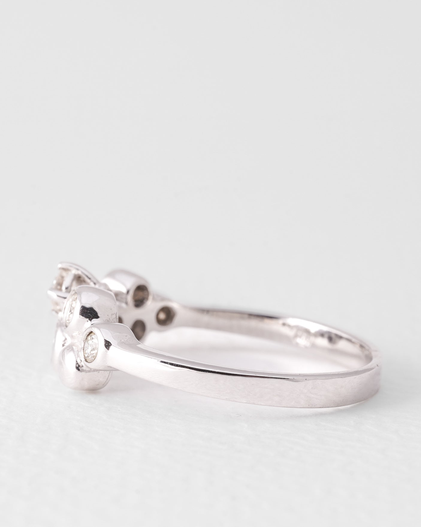 Divra | 14K White Gold Brilliant (0.36ct) Dress Ring