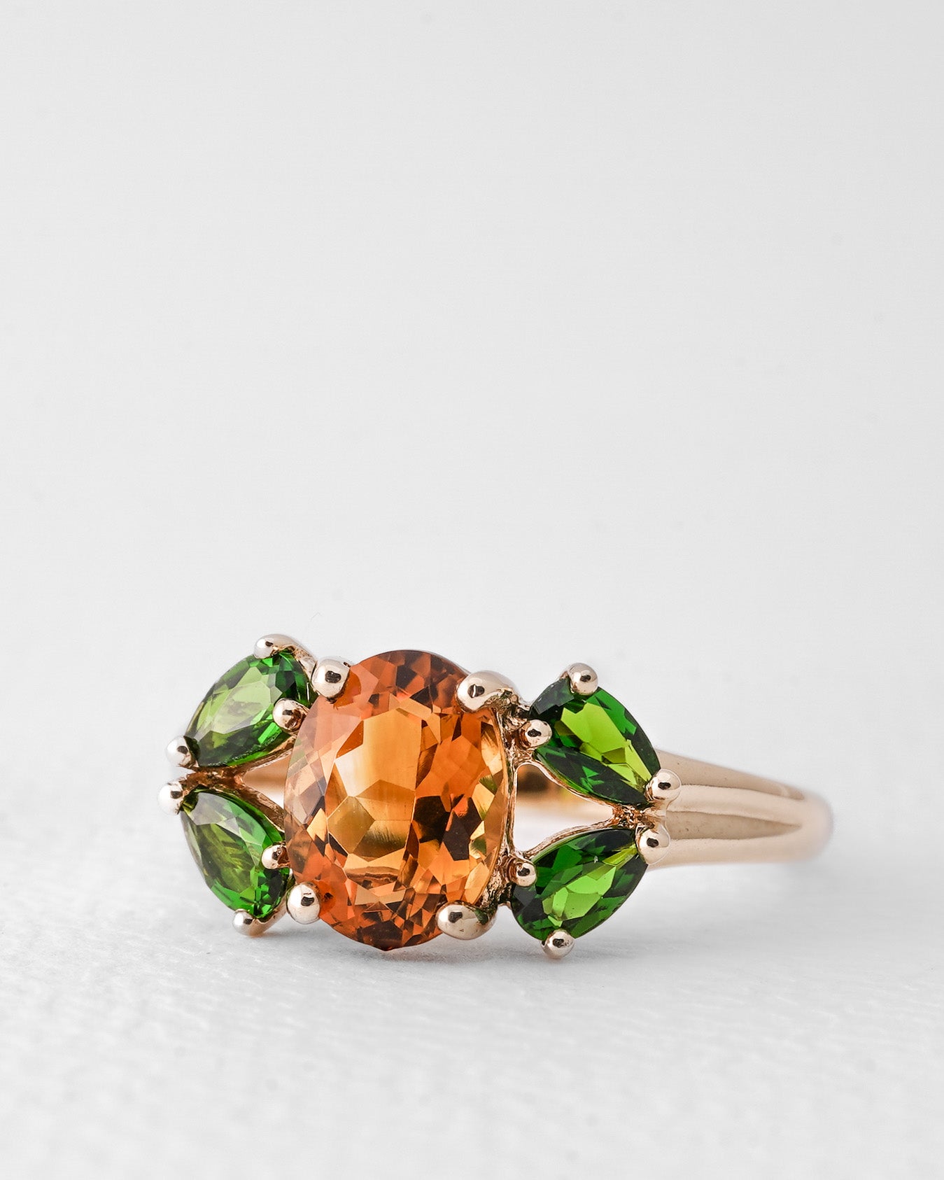 Elena | Vintage Citrien Solitaire & Diopsiet Details Ring