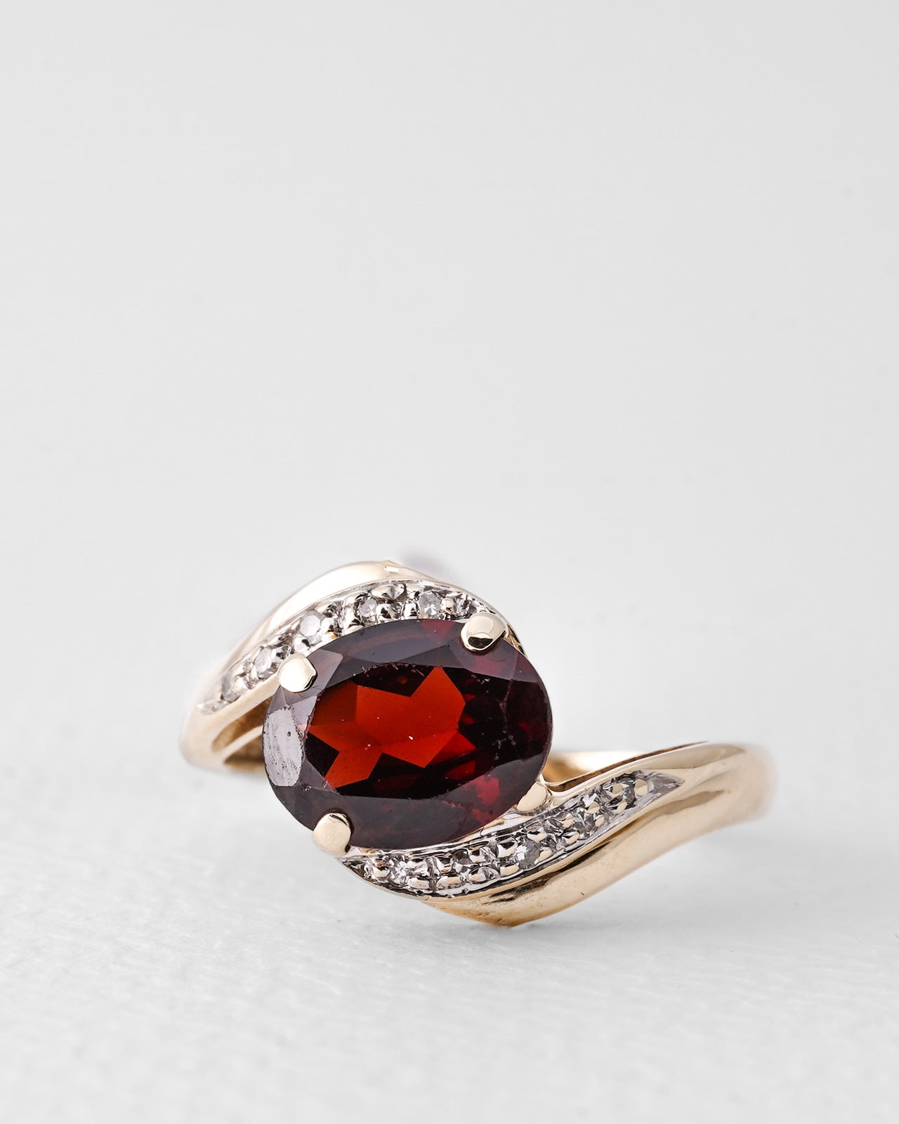 Isadora | Vintage Granaat & Diamant Cluster Ring