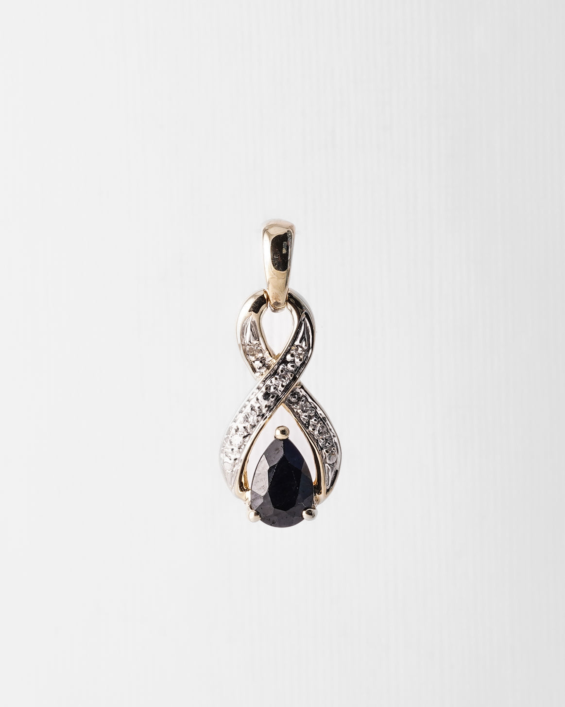 Moïse | Vintage Sapphire & Diamond Pendant