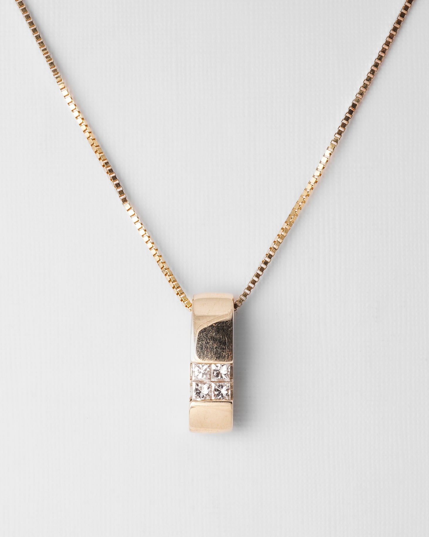 Sabine | 14K Yellow Gold (0.25 kt) Diamond Pendant