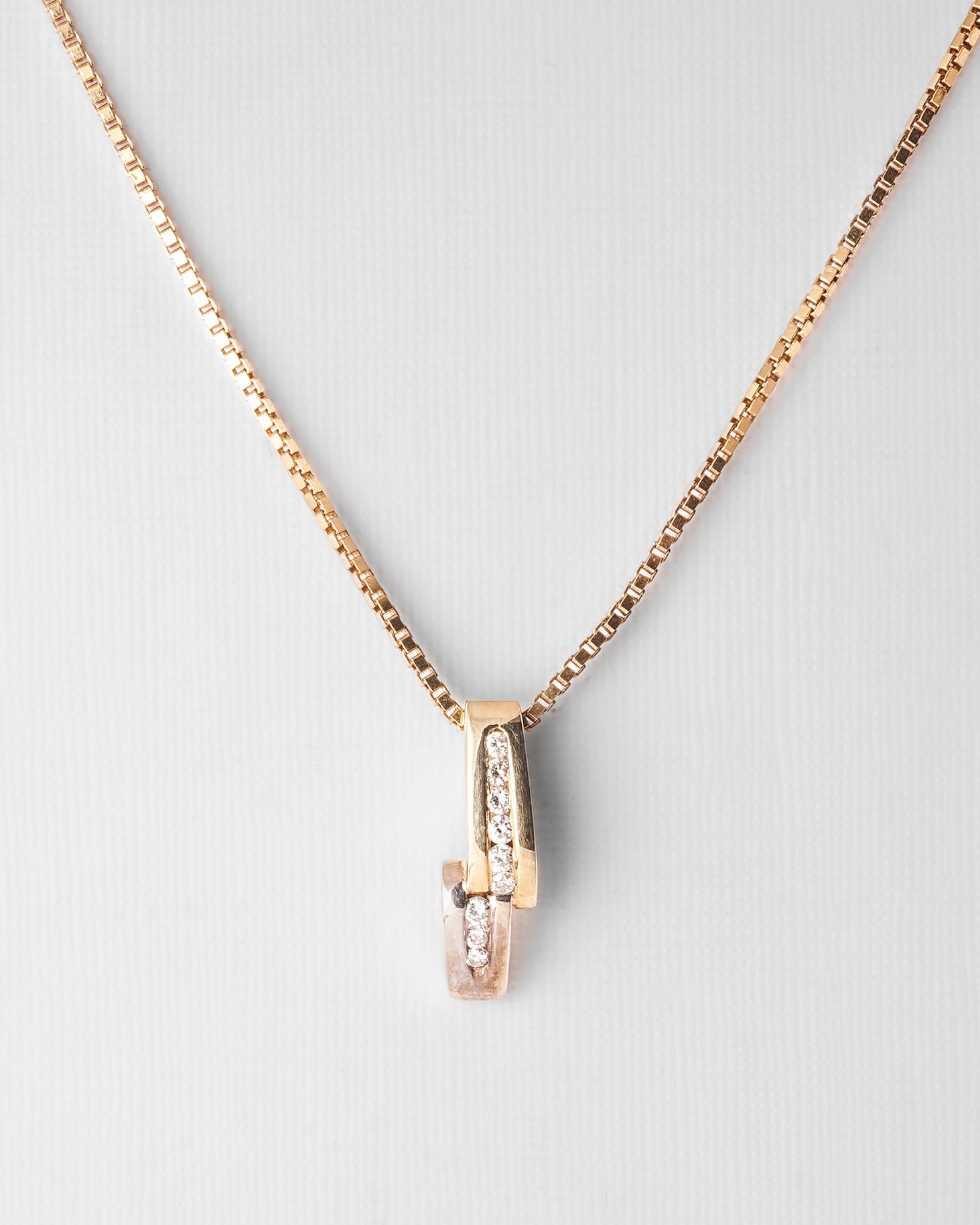 Emae | 14K White & Yellow Gold (0.14 kt) Diamond Pendant