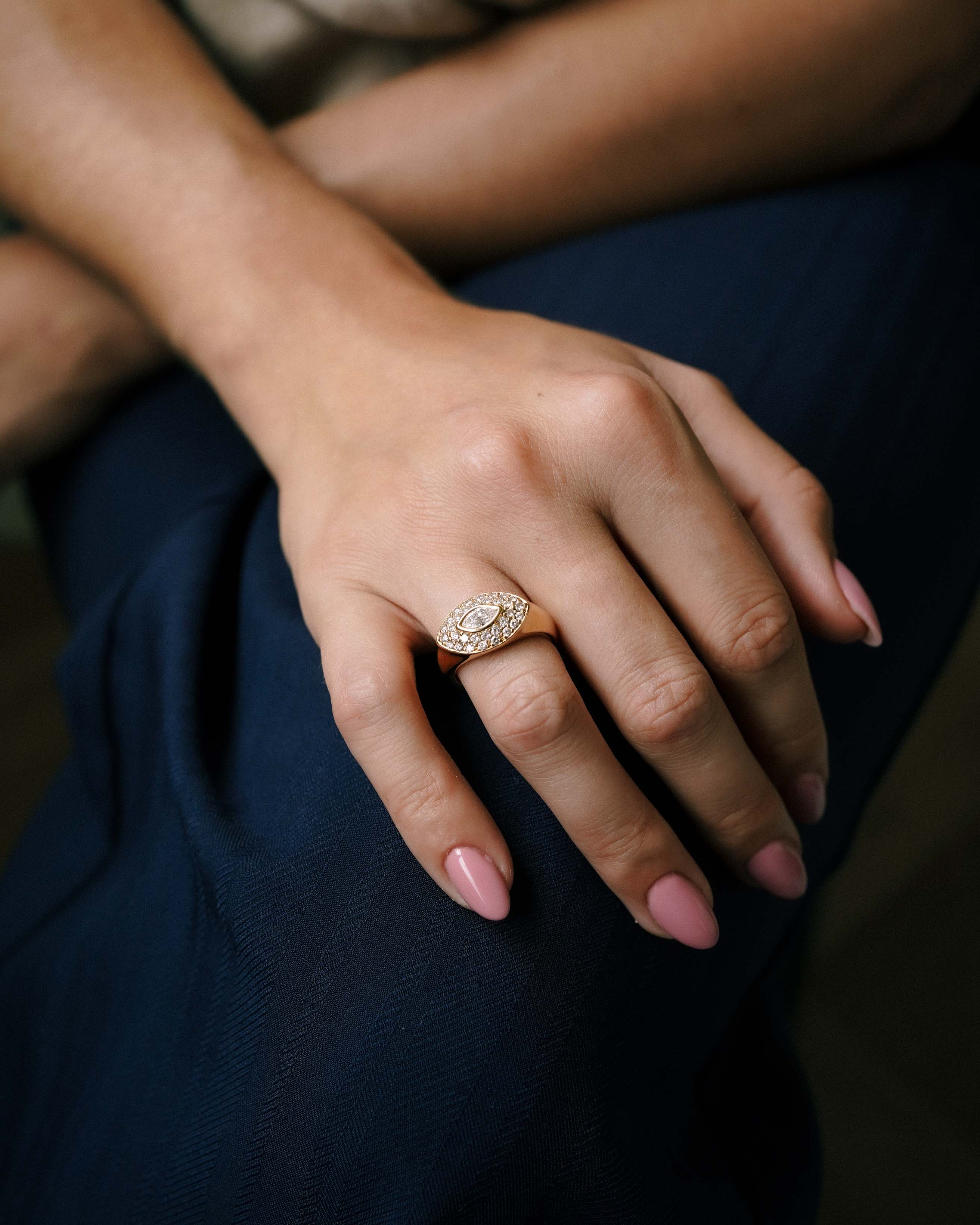 Eleonora | 18K Yellow Gold Brilliant (1ct) Eye Ring