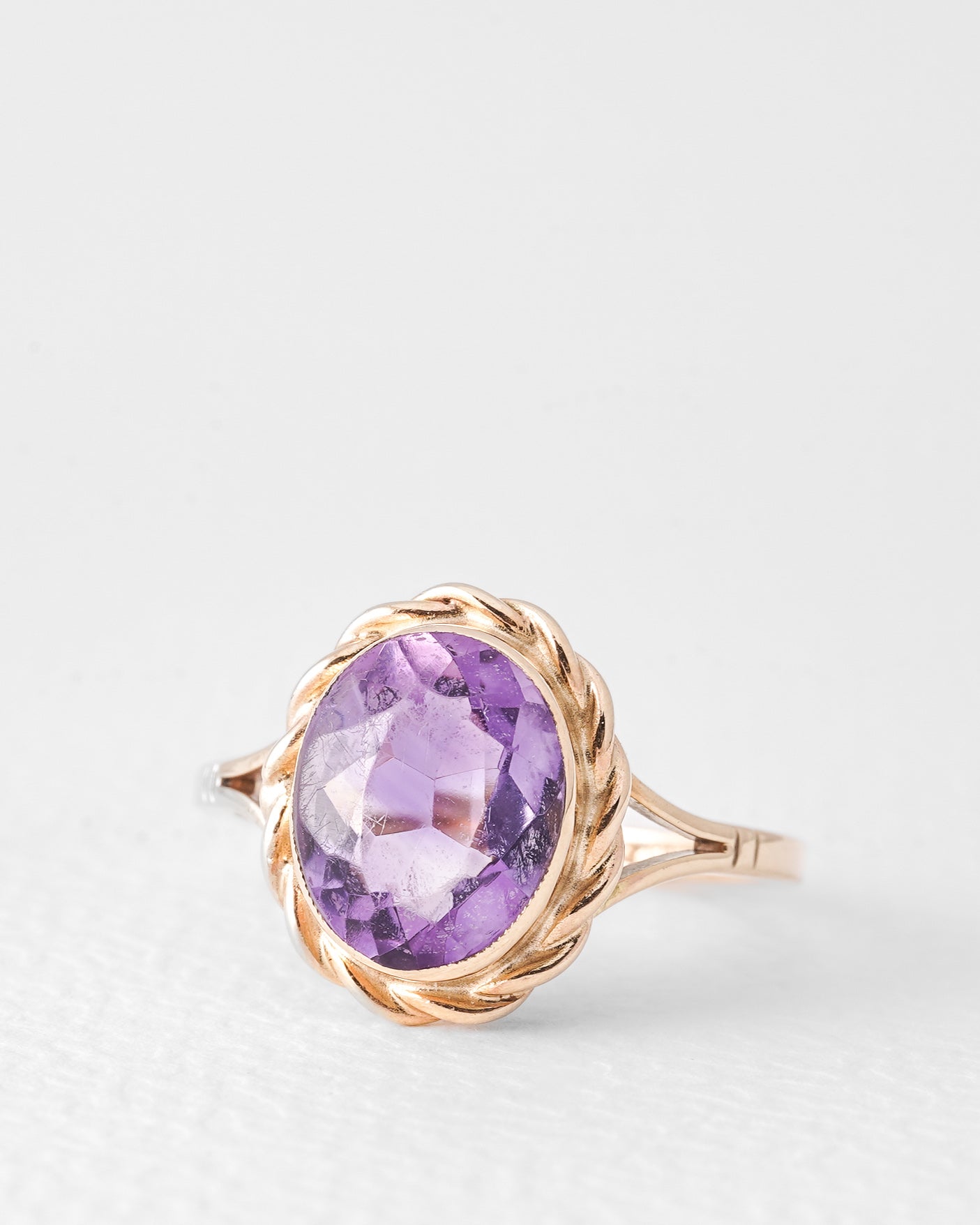 Vikkie | Vintage Amethyst Solitaire
