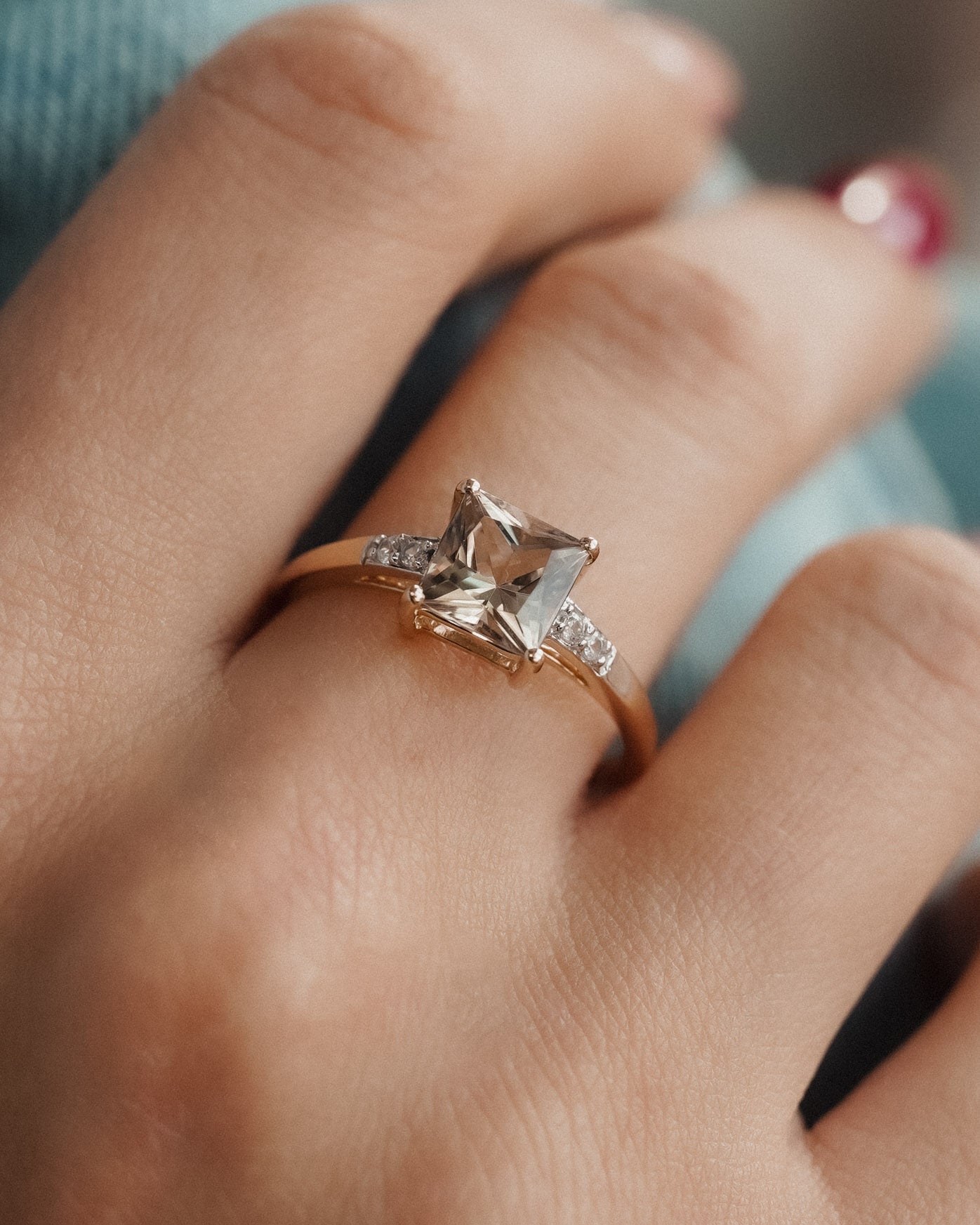 (05-03) Victoria | Vintage Groene Amethist & Witte Saffier Ring - Menina Amsterdam