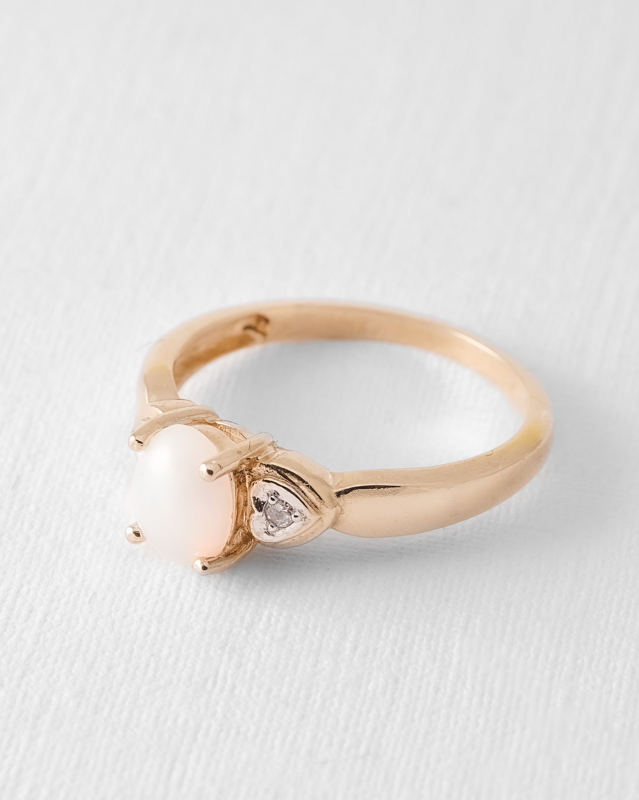 Mirabelle | Vintage Opaal Solitaire & Diamant Details Ring - Menina Amsterdam