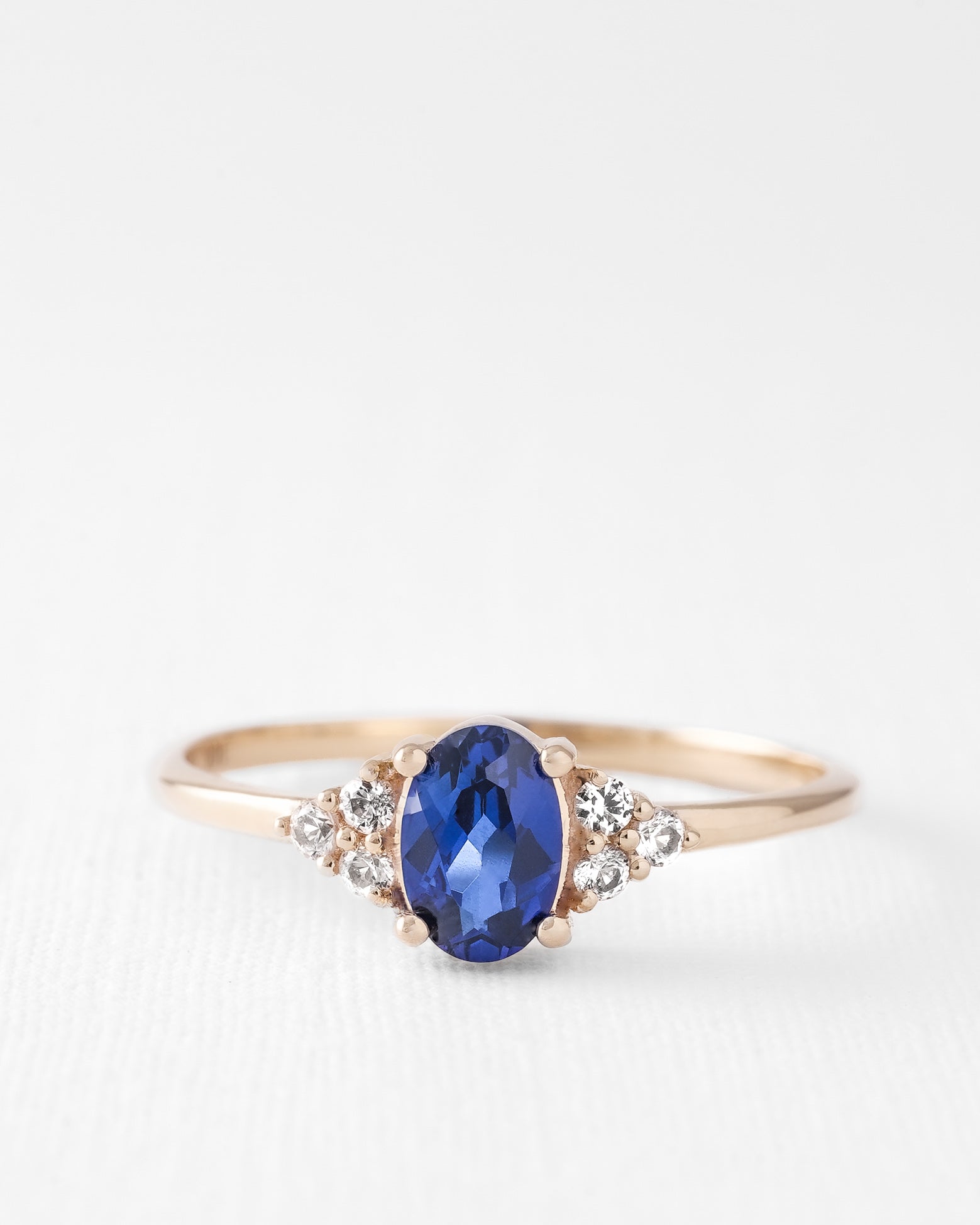 Ella | Saffier Solitaire & Diamant Ring