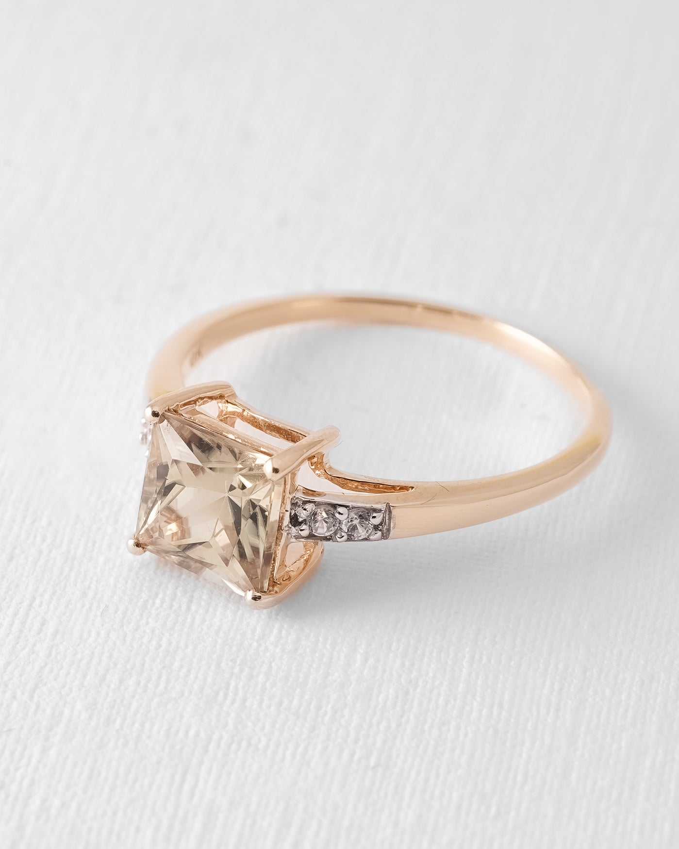 Victoria | Vintage Groene Amethist & Witte Saffier Ring