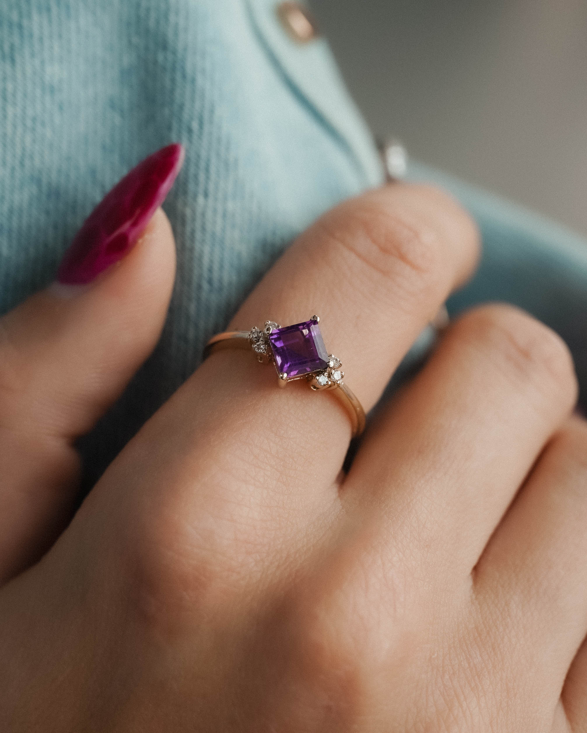 Esmeralda | Vintage Amethist Solitaire & Diamant Details Ring - Menina Amsterdam